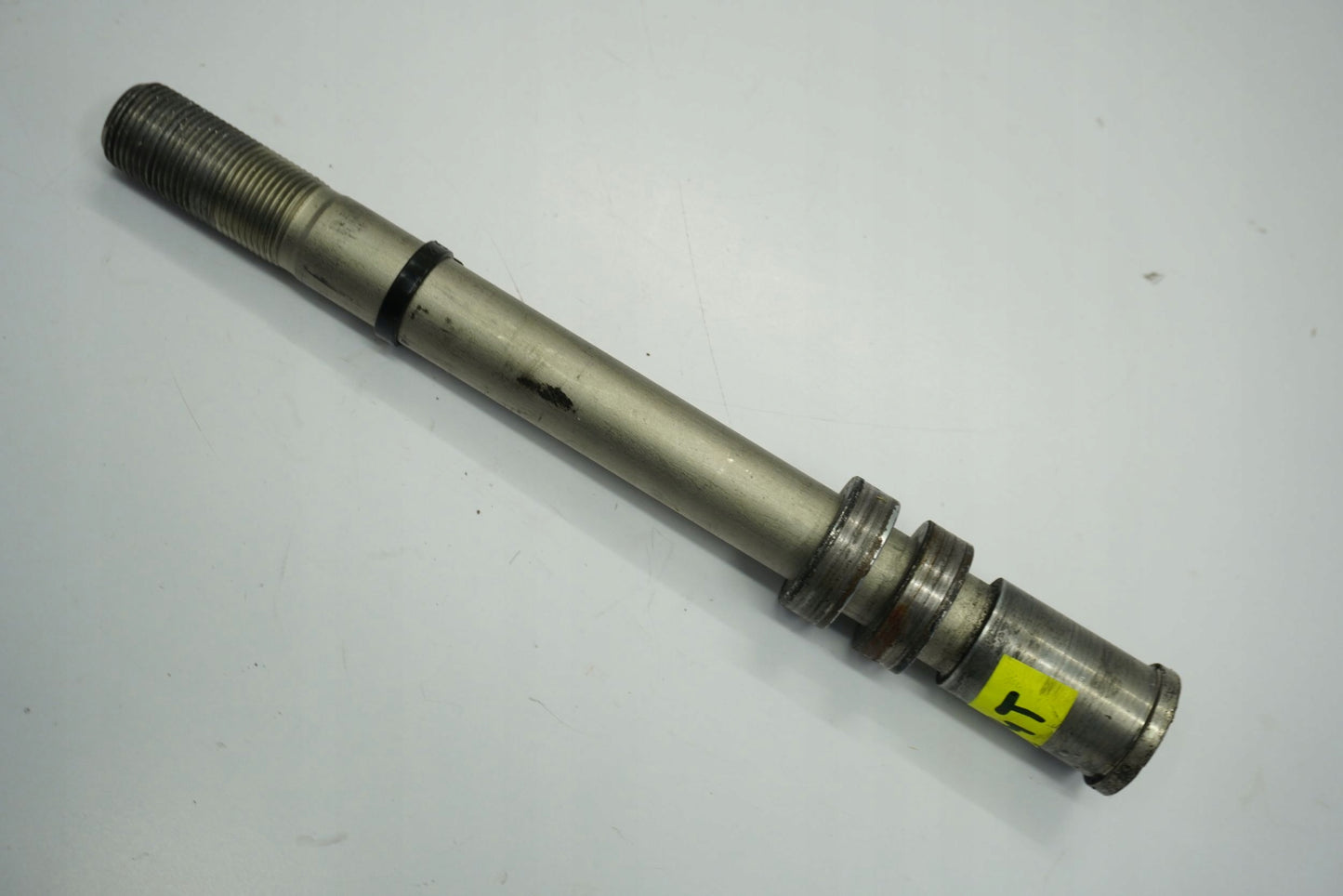 KAWASAKI Z-900 17-19 Vorderachse Achse vorne Radachse front axle 2