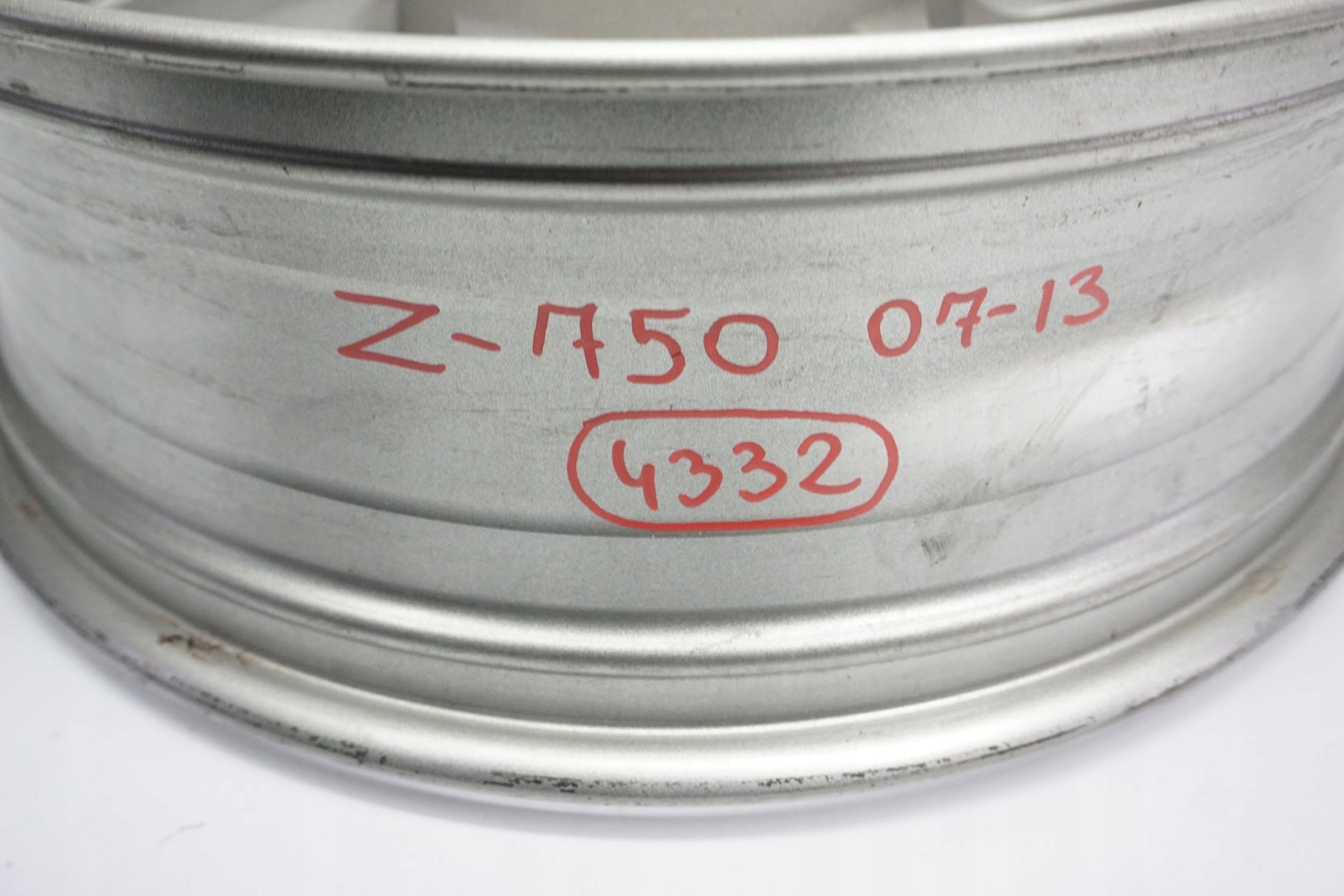 KAWASAKI Z 750 07-13 Felge hinten Wheel Hinterrad 2