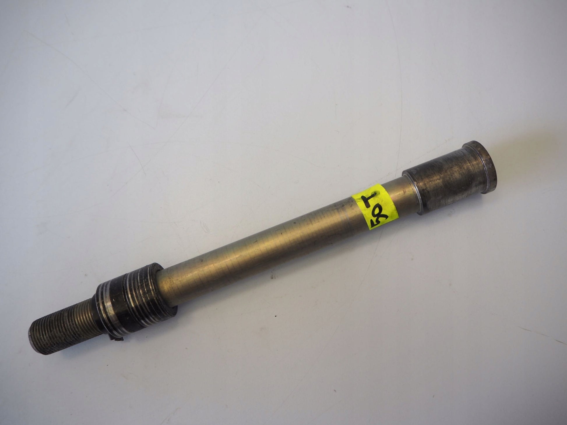 KAWASAKI Z1000 10-13 Vorderachse Achse vorne Radachse front axle 5