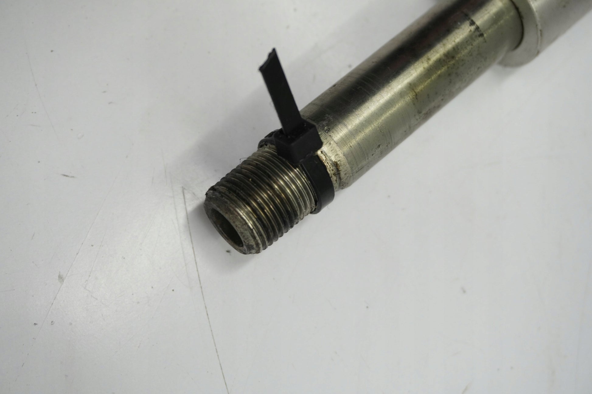 TRIUMPH STREET TRIPLE 675 07-12 Vorderachse Achse vorne Radachse front axle 5