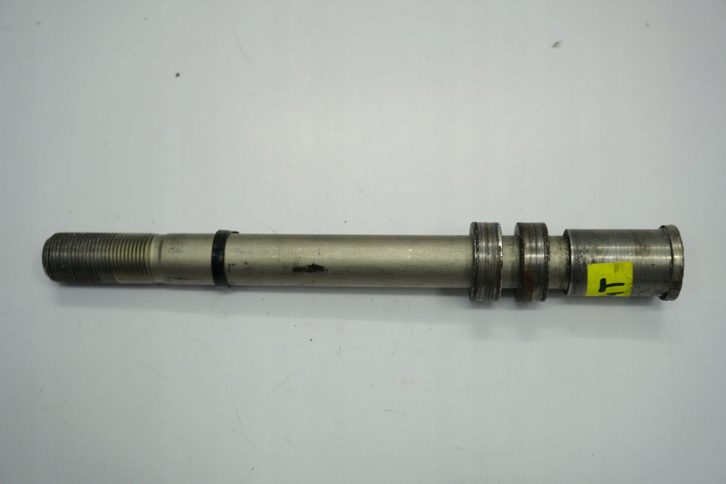 KAWASAKI Z-900 17-19 Vorderachse Achse vorne Radachse front axle 6