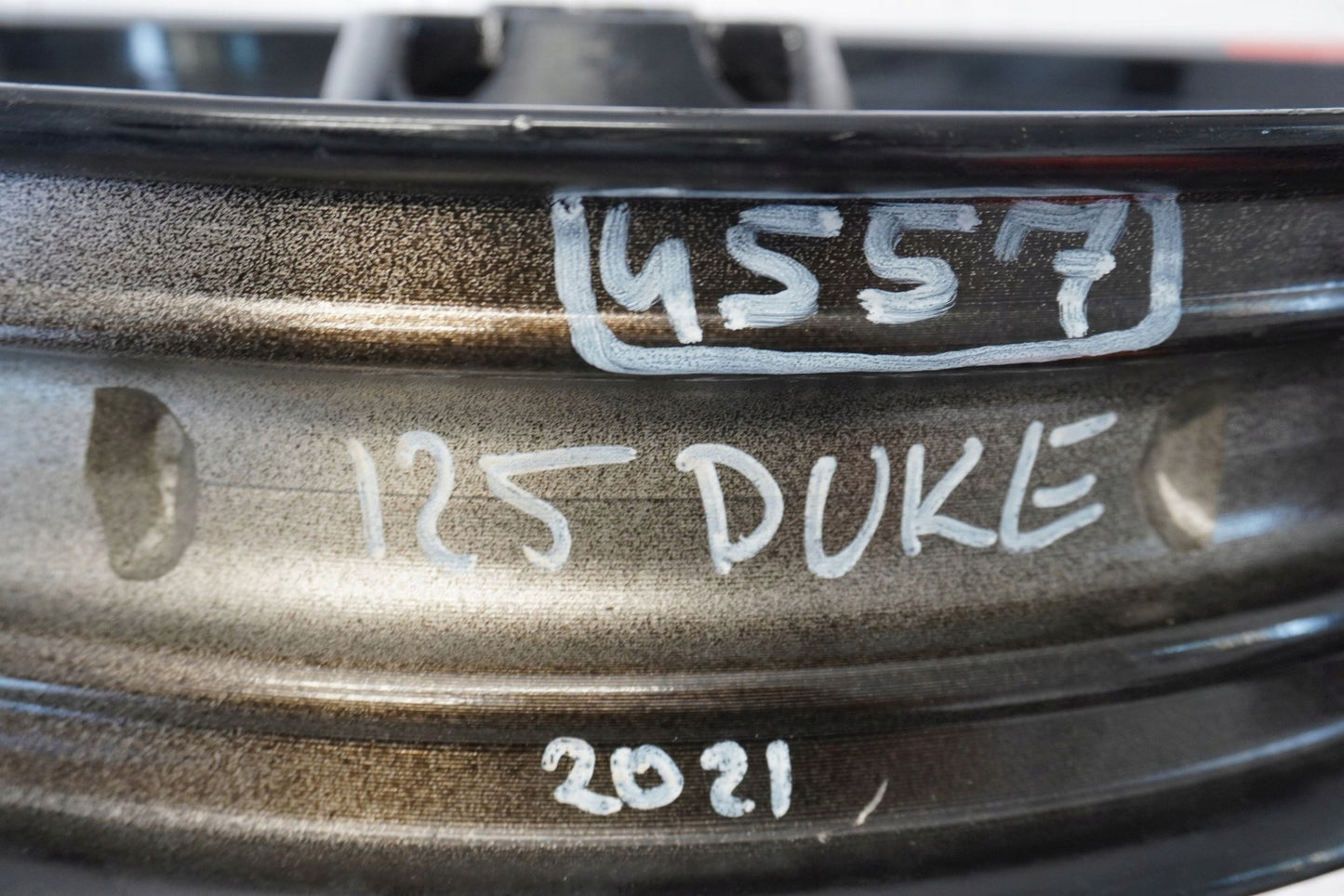 KTM 125 DUKE 17-23 Felge vorne Wheel Vorderrad 13