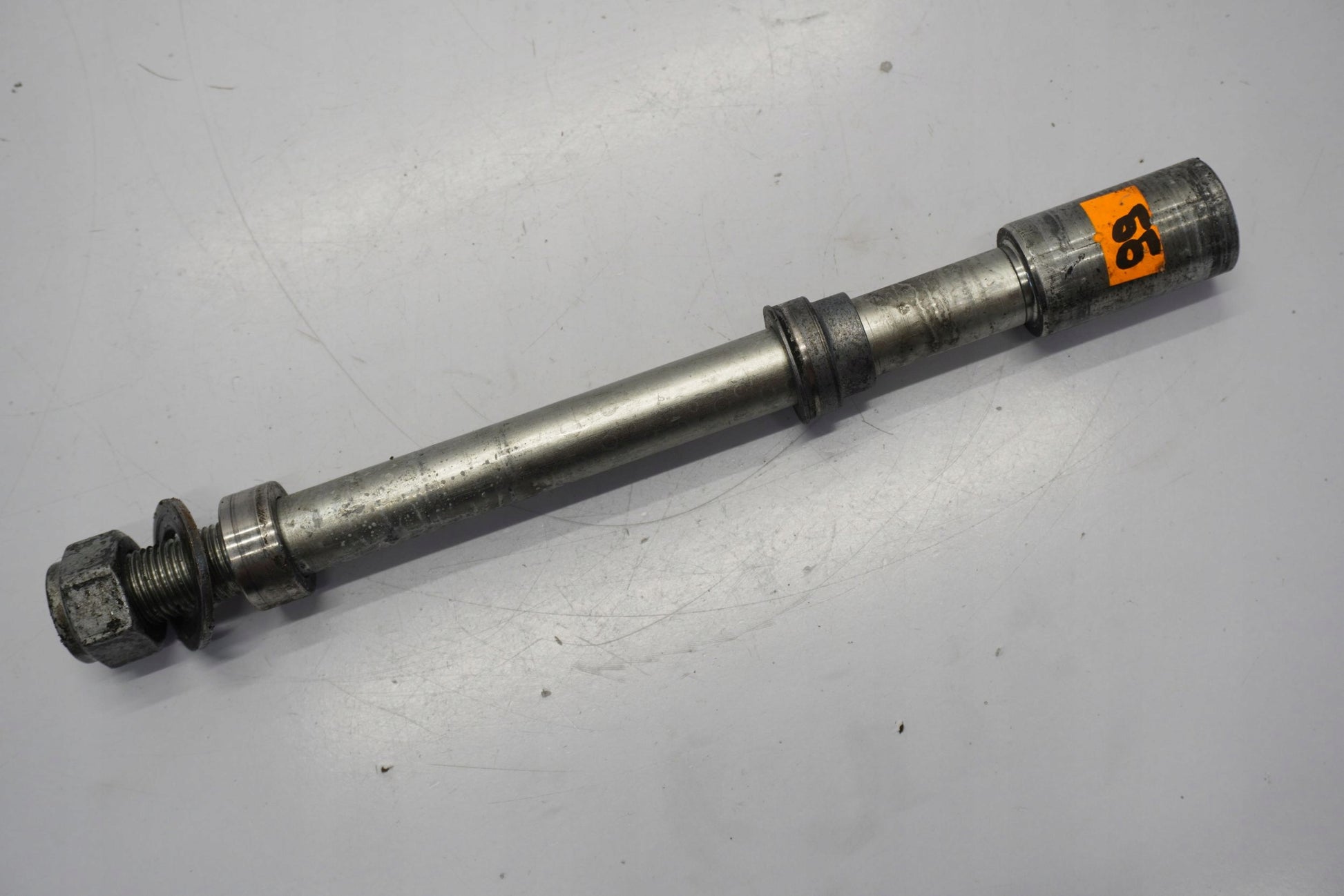 BMW F 700 GS 12-17 Vorderachse Achse vorne Radachse front axle 4