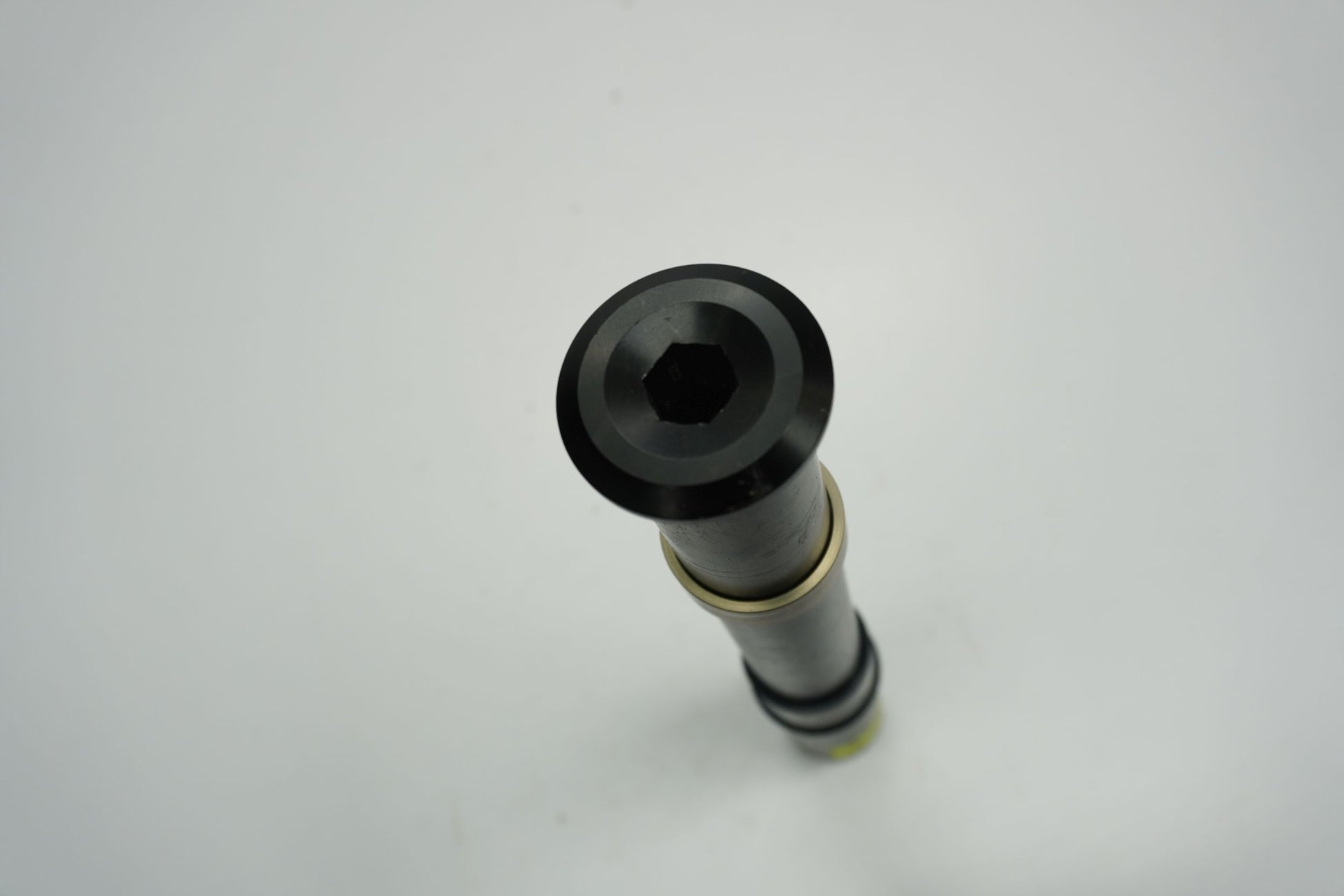 KTM 890 DUKE R 20- Vorderachse Achse vorne Radachse front axle 6