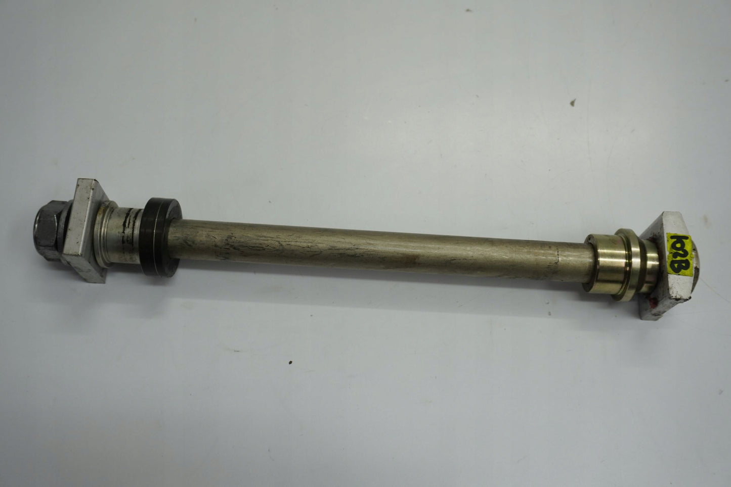 TRIUMPH TIGER 1050 06-12 Hinterachse Achse hinten Radachse rear axle 4