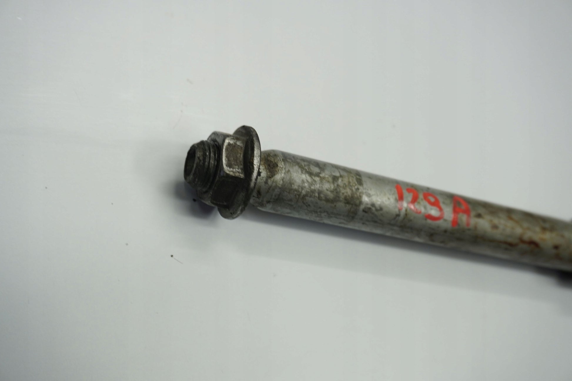 HONDA CRF 1000 L AFRICA TWIN 15-17 Vorderachse Achse vorne Radachse front axle 2