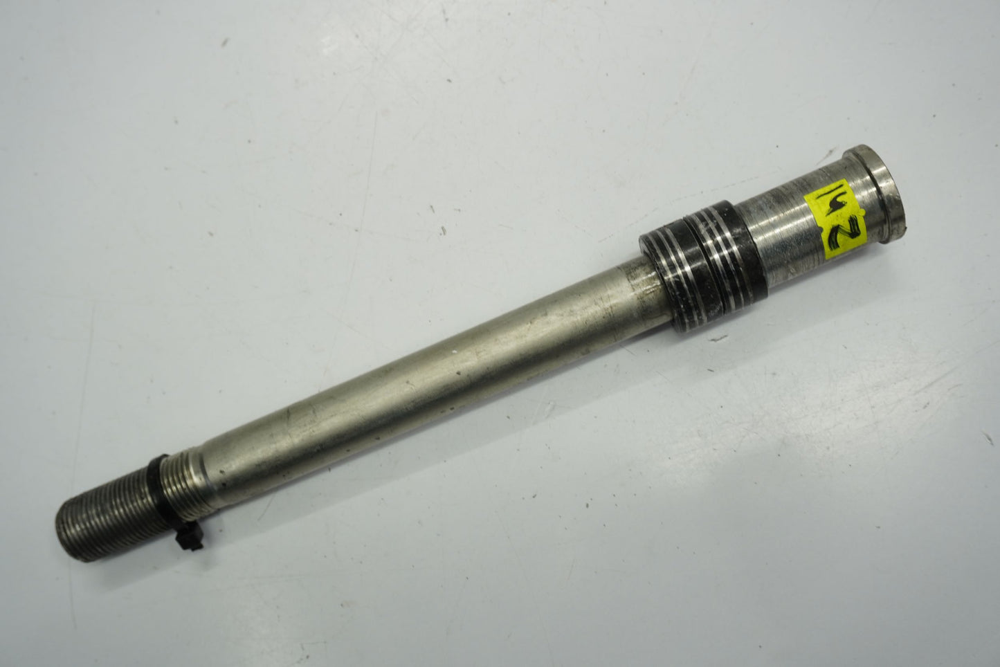 KAWASAKI Z1000 14-19 Vorderachse Achse vorne Radachse front axle 5