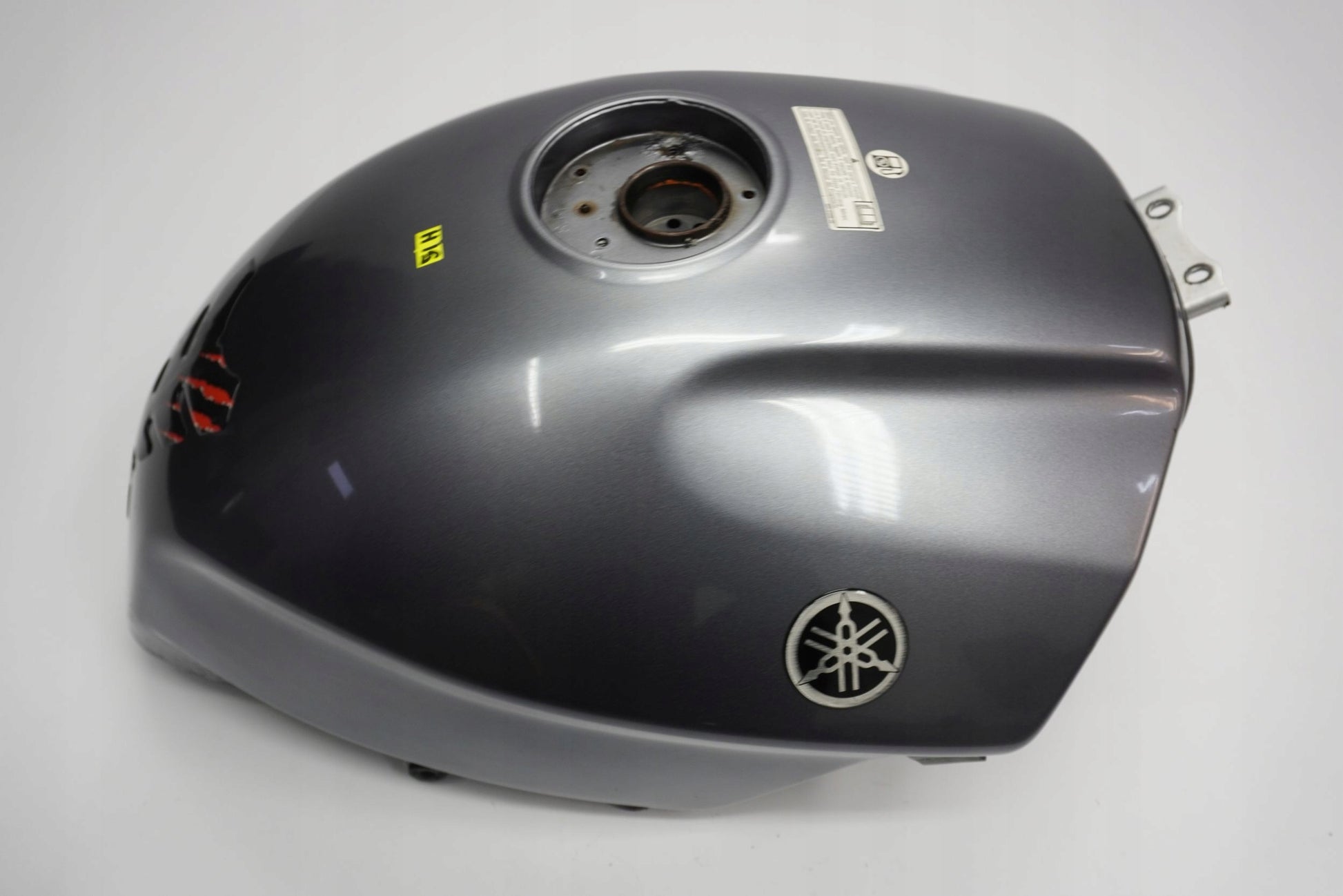 YAMAHA FJR 1300 01-05 Kraftstofftank Benzintank Fuel Tank 4