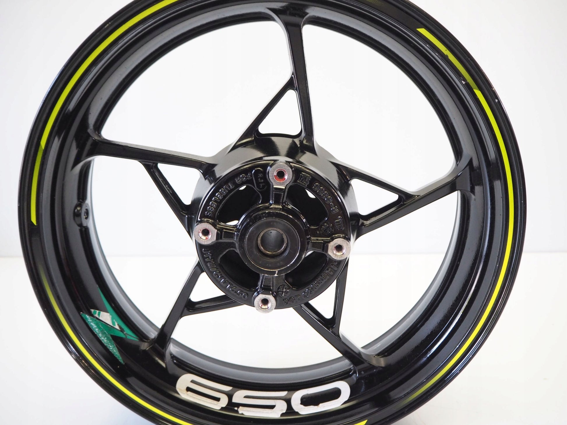 KAWASAKI Z 650 17-19 Felge hinten Wheel Hinterrad 2