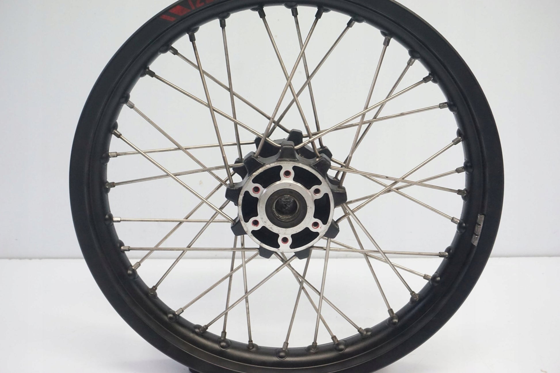 MOTO GUZZI V85 TT 2020 Felge vorne Wheel Vorderrad 2