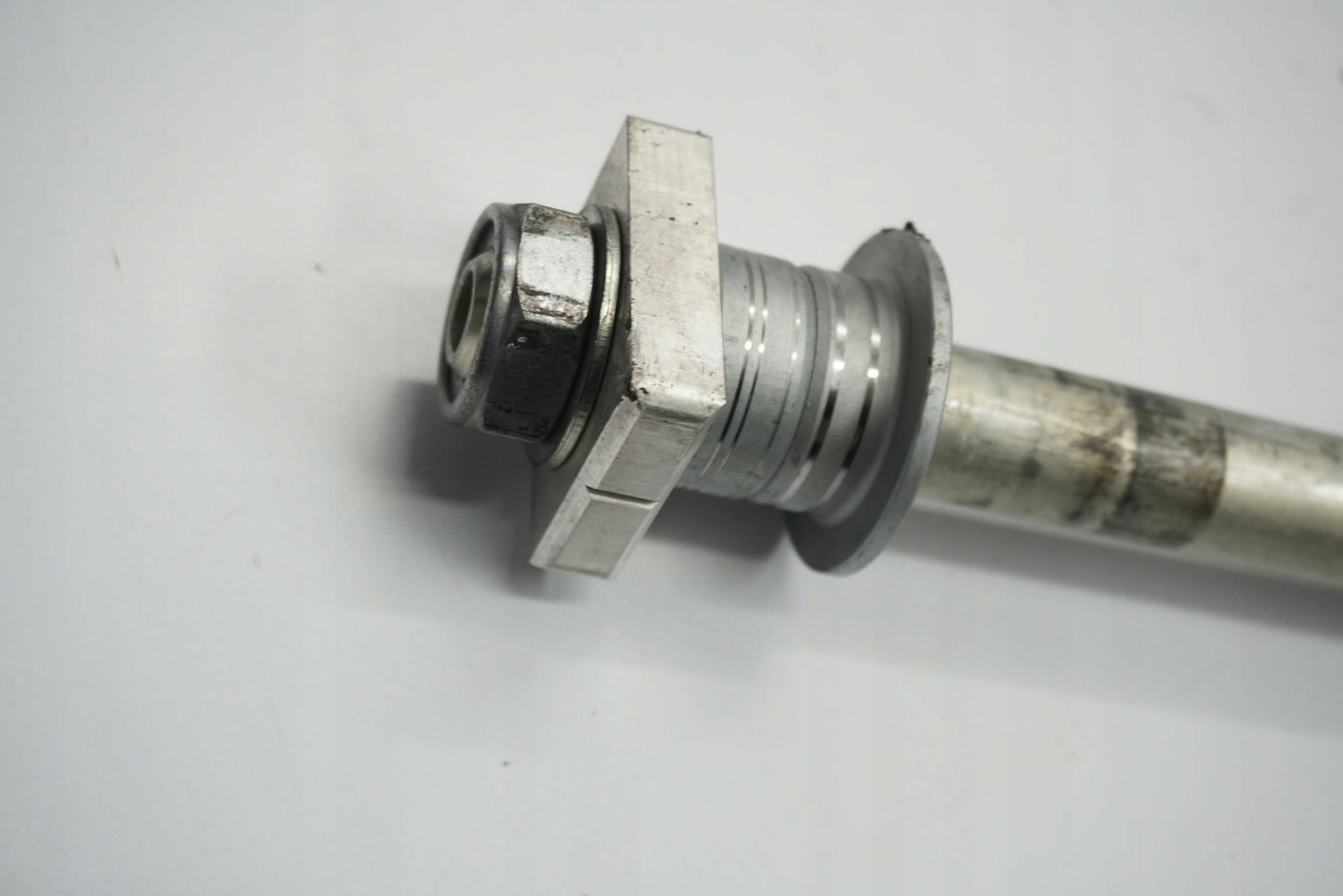 HONDA XL 750 TRANSALP 23- Hinterachse Achse hinten Radachse rear axle 3