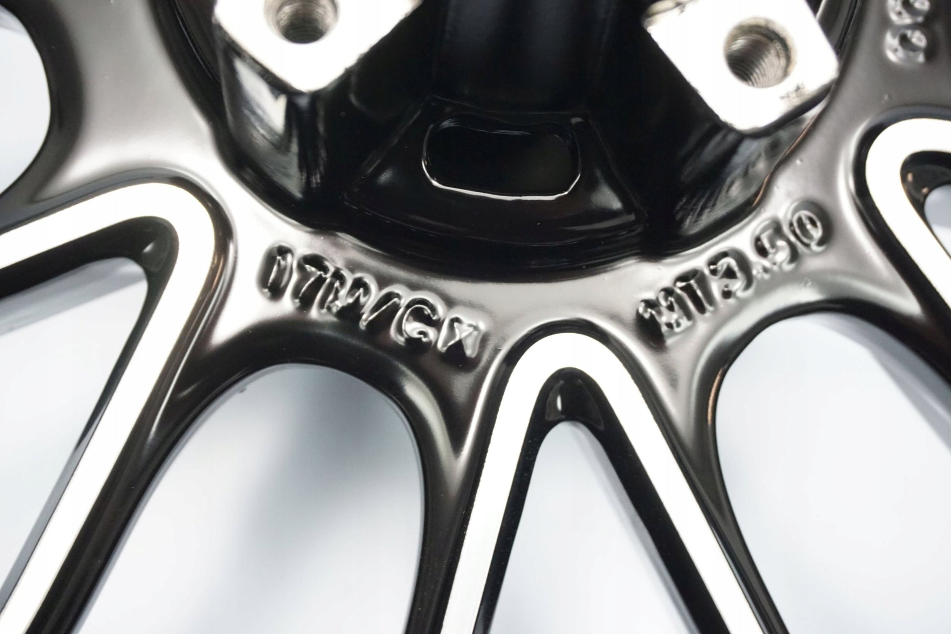 DUCATI DIAVEL 1200 Felge vorne Wheel Vorderrad 4