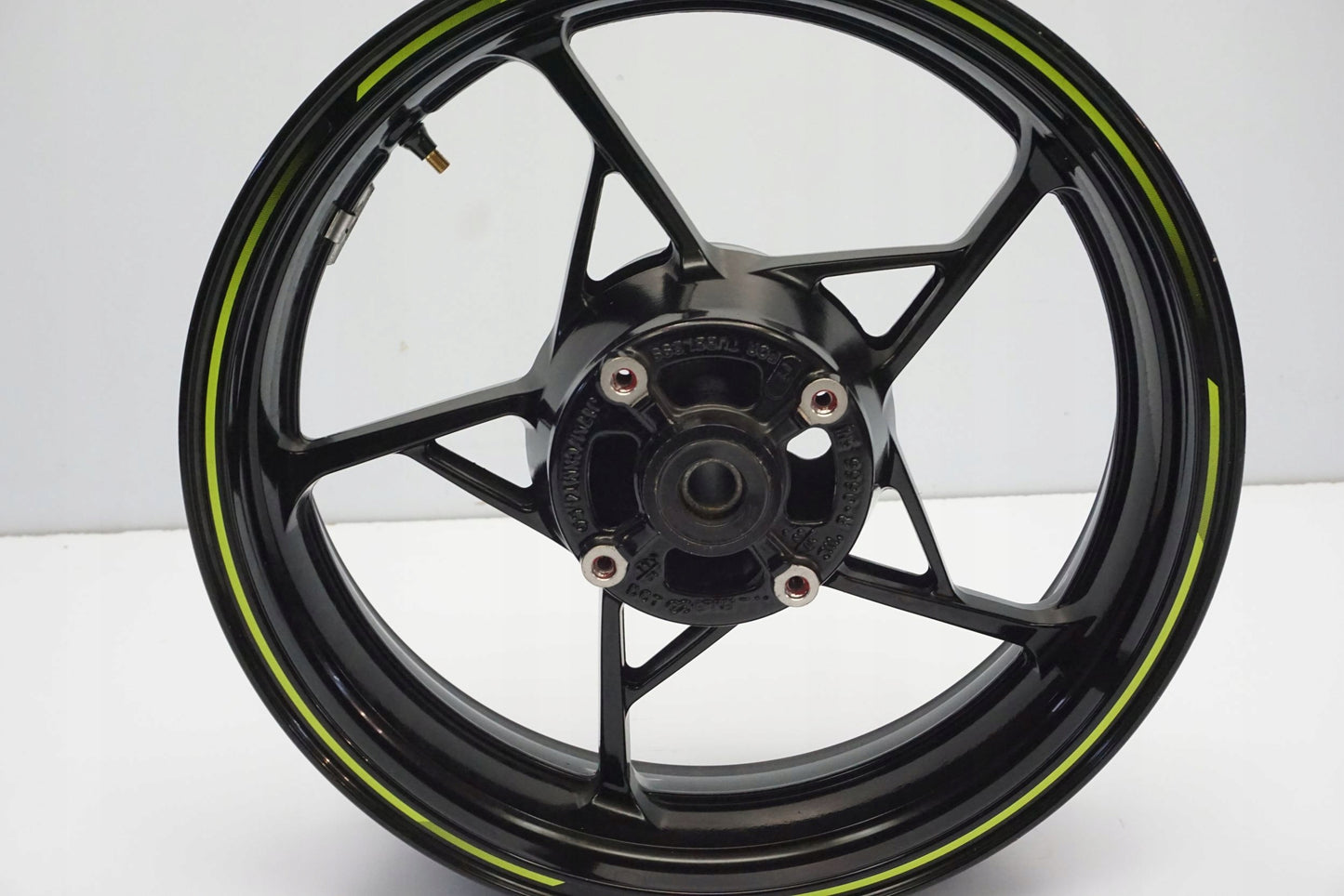 KAWASAKI Z 650 17-19 Felge hinten Wheel Hinterrad 4