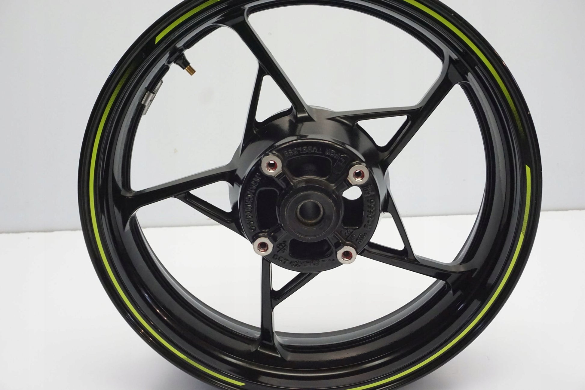 KAWASAKI Z 650 17-19 Felge hinten Wheel Hinterrad 4