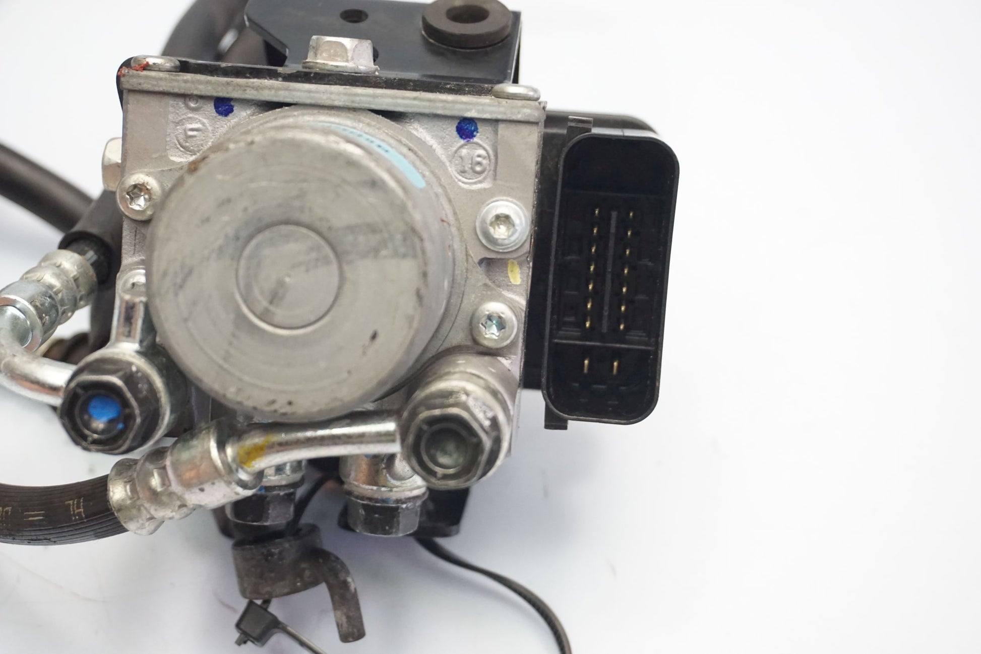 KAWASAKI Z-800 13-17 ABS Pumpe Druckmodulator 5