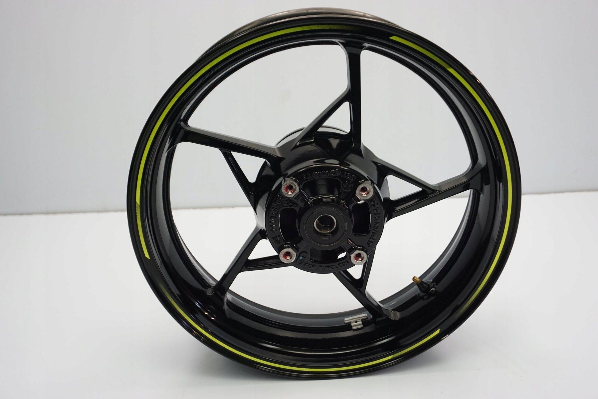 KAWASAKI Z 650 20-22 Felge hinten Wheel Hinterrad 10