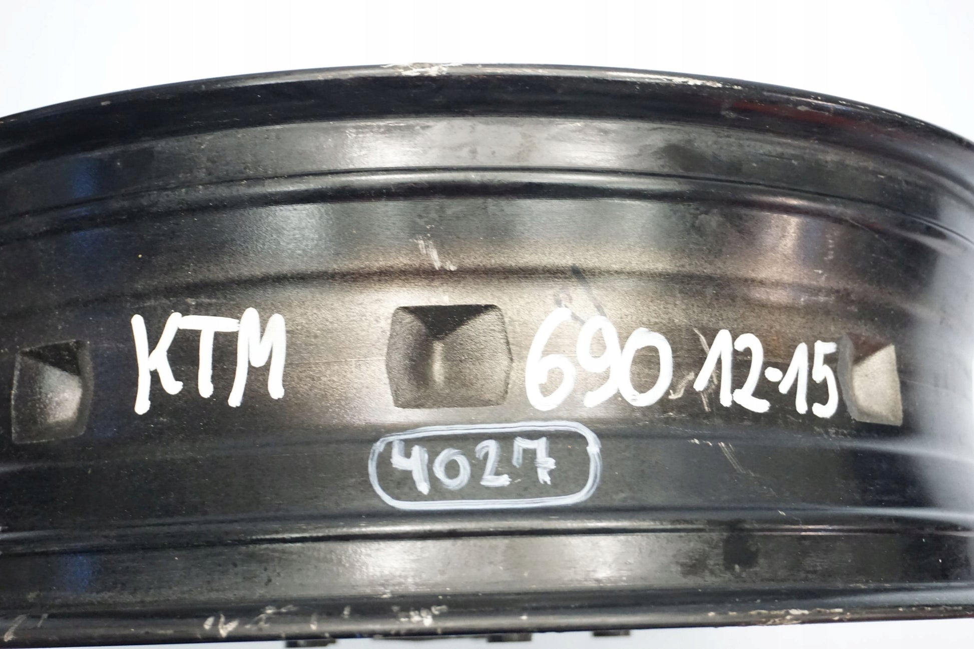 KTM 690 DUKE 12-15 Felge hinten Wheel Hinterrad 10