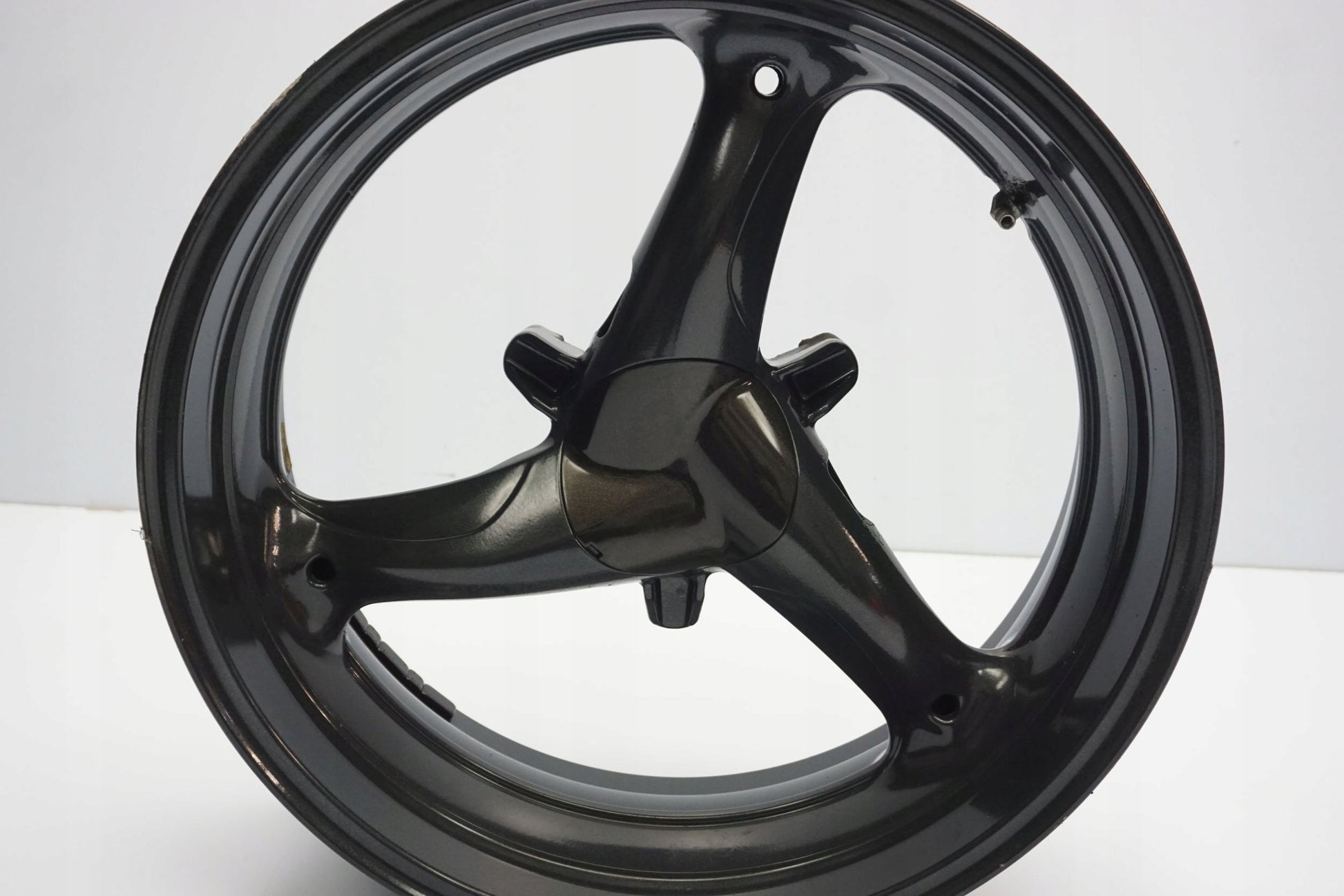 MOTO GUZZI BREVA V 1100 Felge hinten Wheel Hinterrad 2