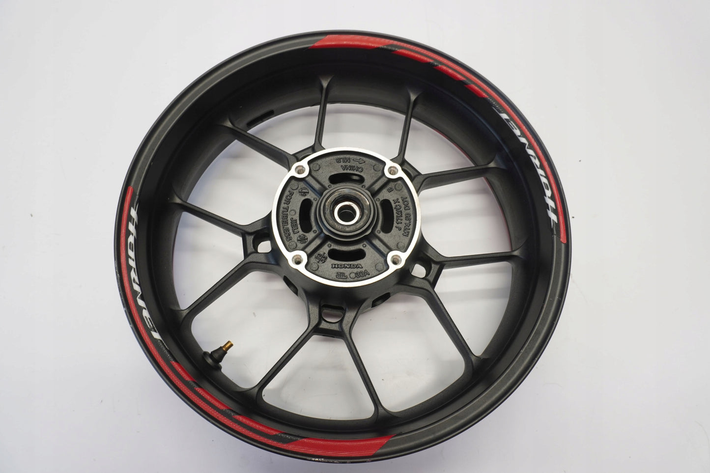 HONDA CB 750 HORNET 23- Felge hinten Wheel Hinterrad 11