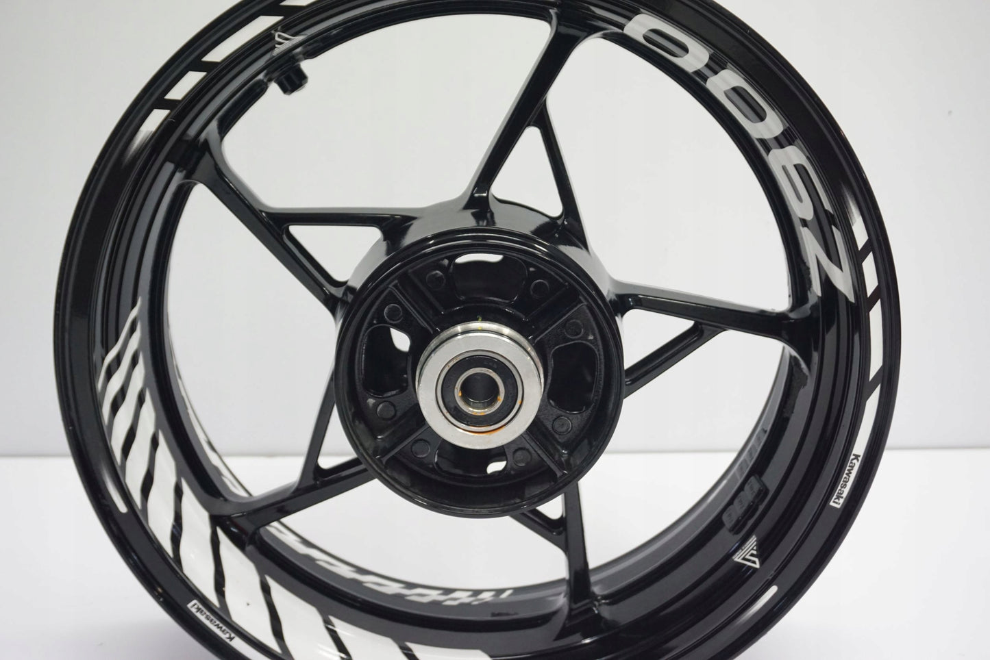 KAWASAKI Z-900 20- Felge hinten Wheel Hinterrad 9