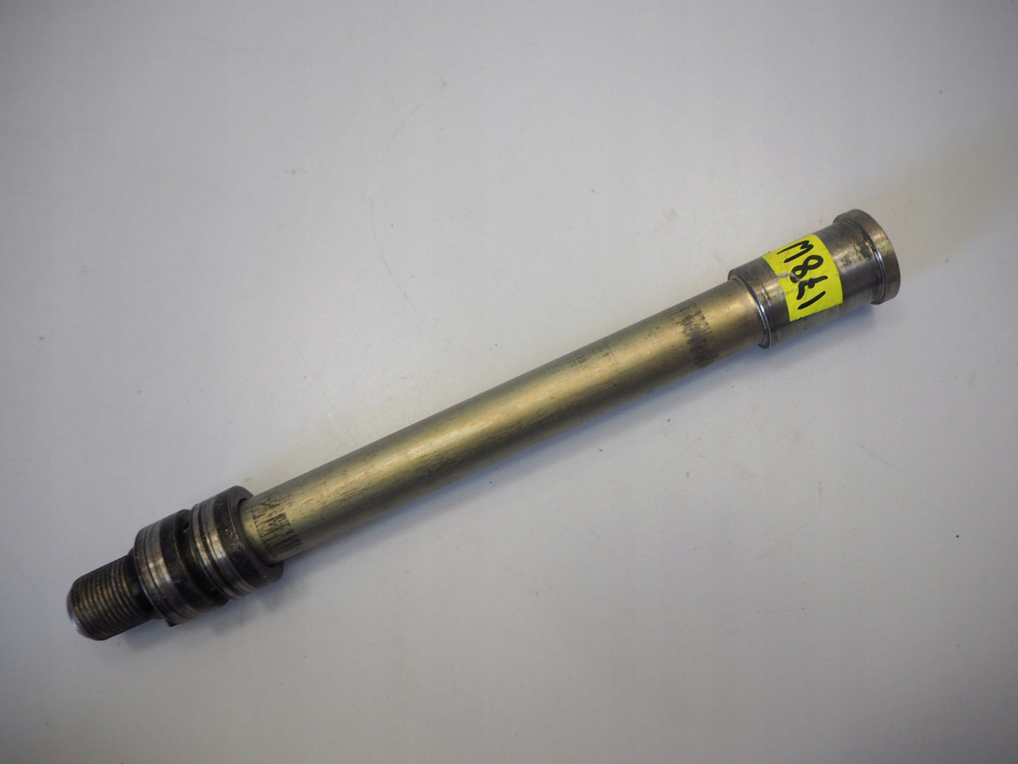 KAWASAKI Z1000 14-19 Vorderachse Achse vorne Radachse front axle 4