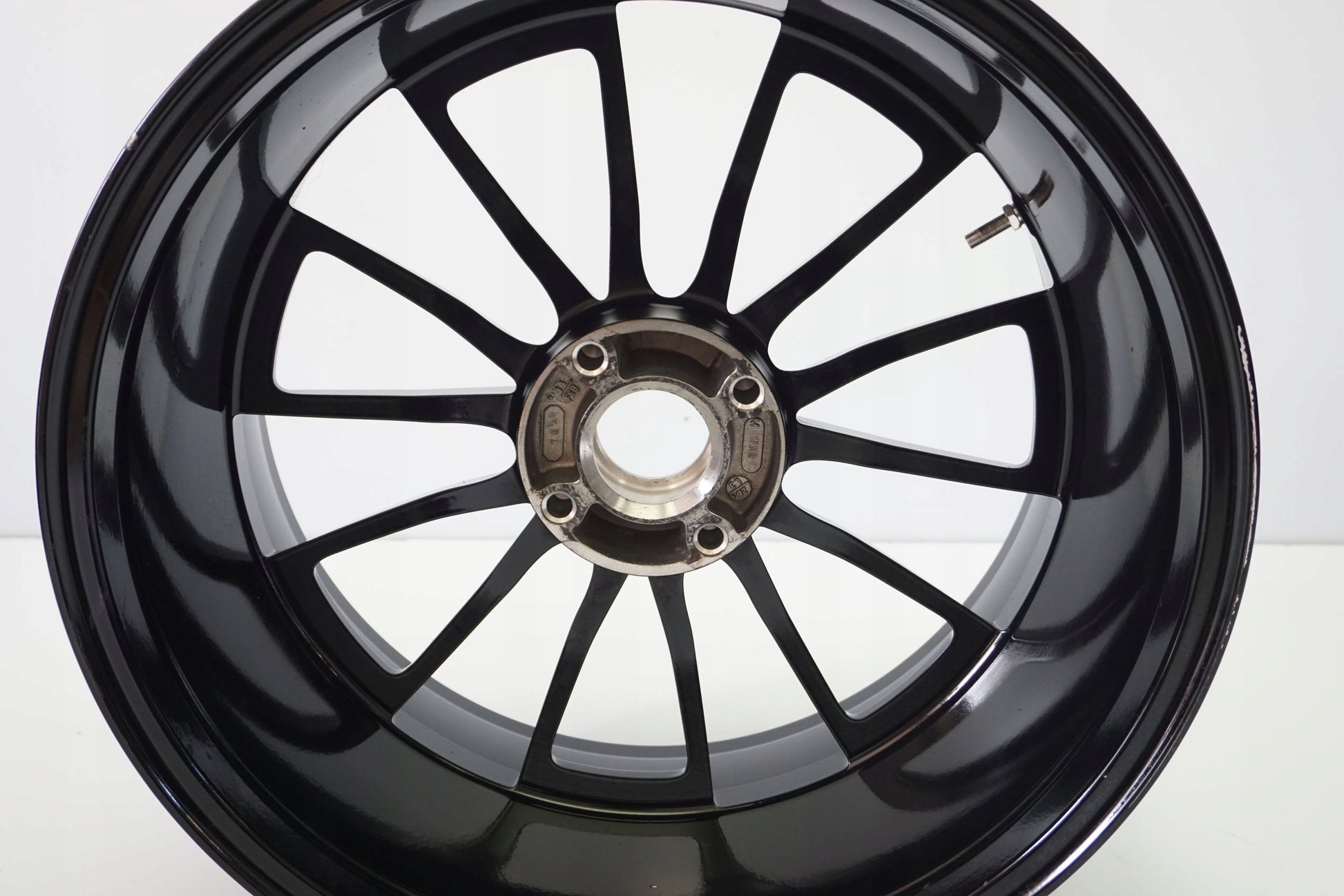 DUCATI DIAVEL 1200 Felge hinten Wheel Hinterrad 11