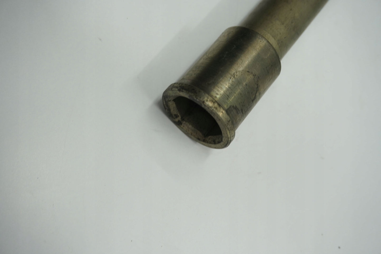 KAWASAKI ZZR-1400 05-11 Vorderachse Achse vorne Radachse front axle 3