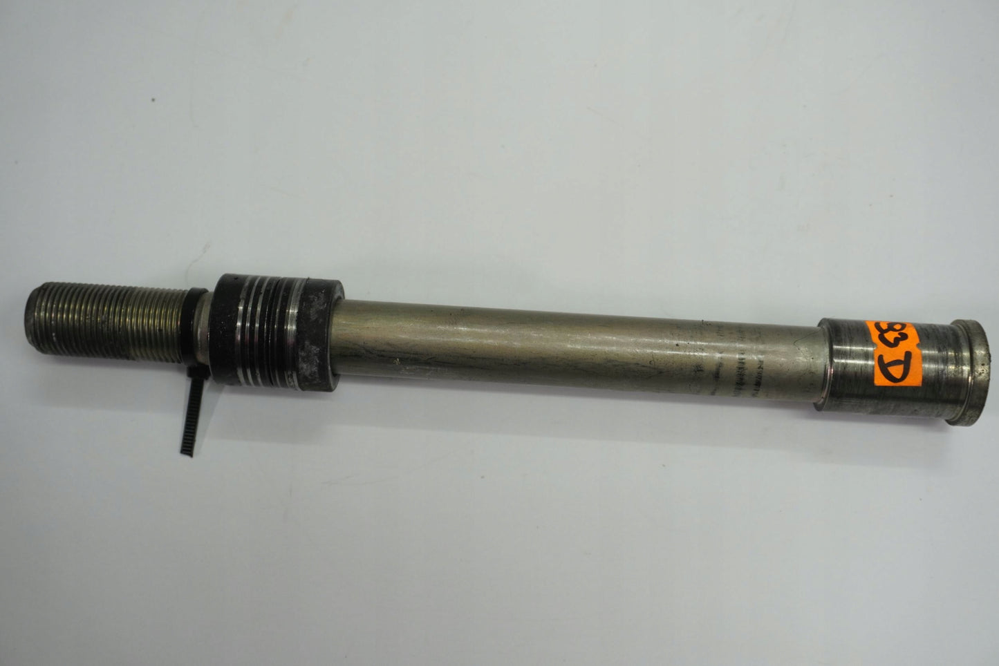 KAWASAKI Z1000 10-13 Vorderachse Achse vorne Radachse front axle 4