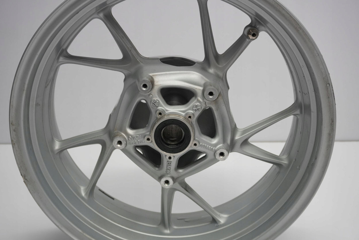 BMW F 900 R K83 20- Felge hinten Wheel Hinterrad 9