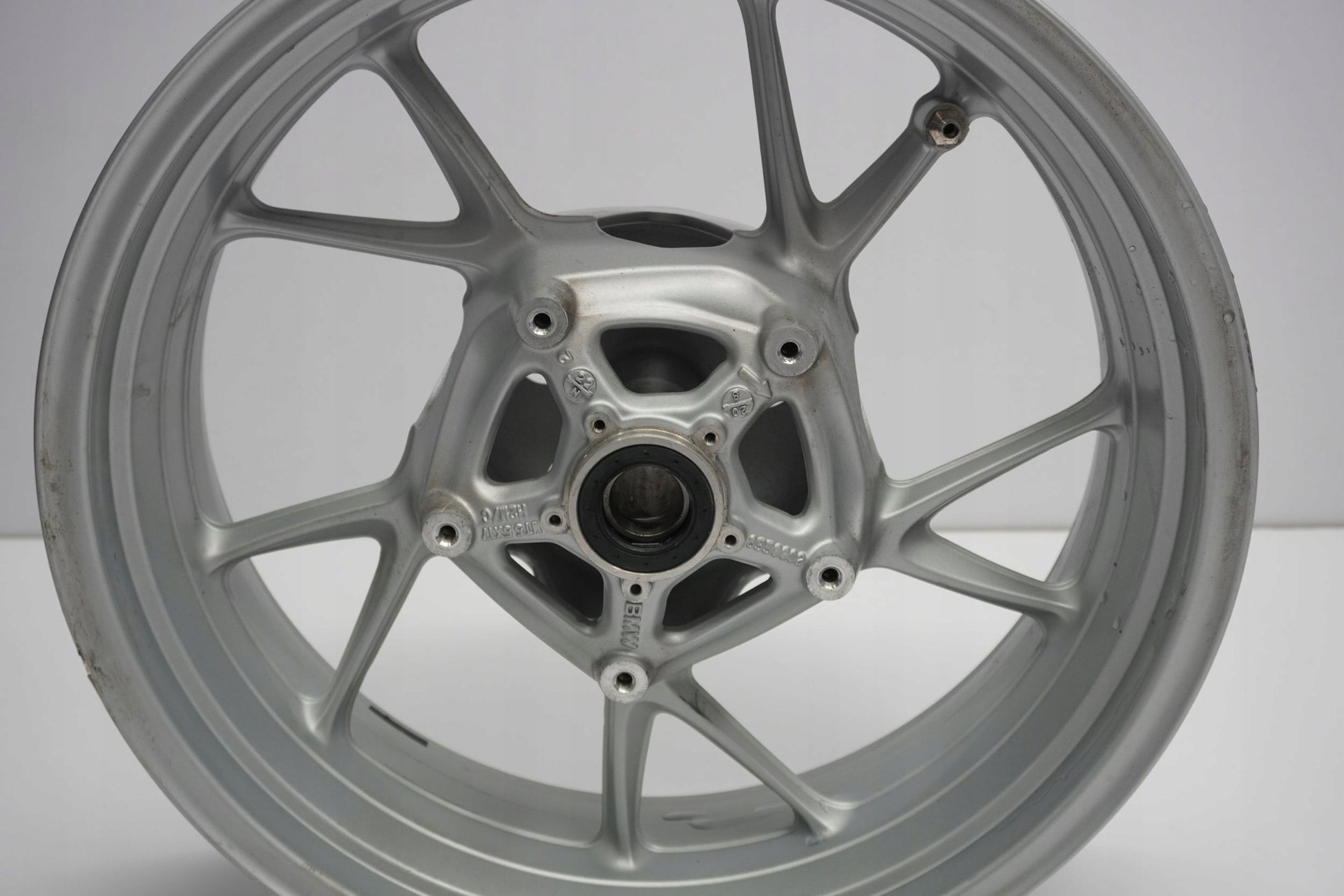 BMW F 900 R K83 20- Felge hinten Wheel Hinterrad 9