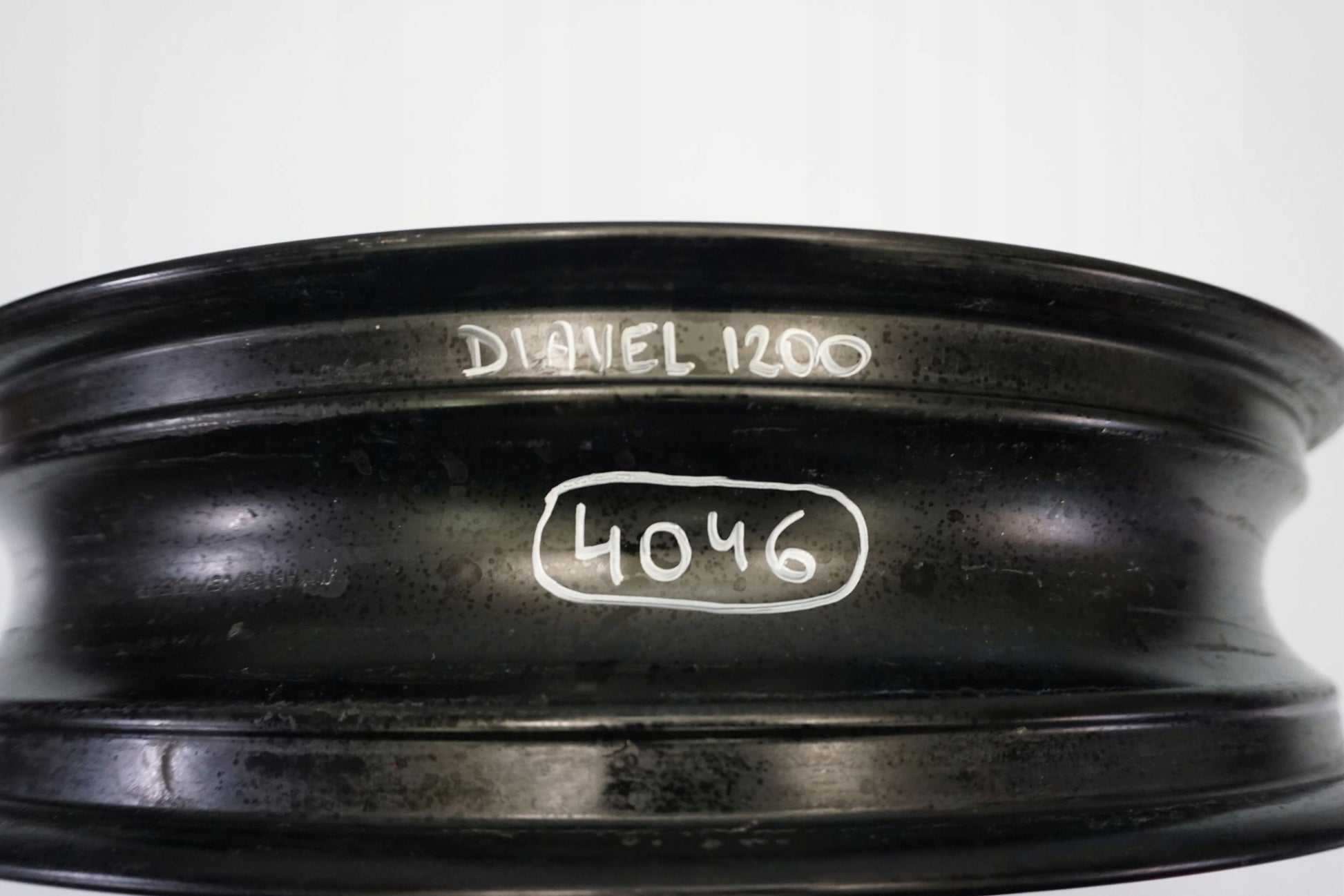 DUCATI DIAVEL 1200 11-13 Felge vorne Wheel Vorderrad 2