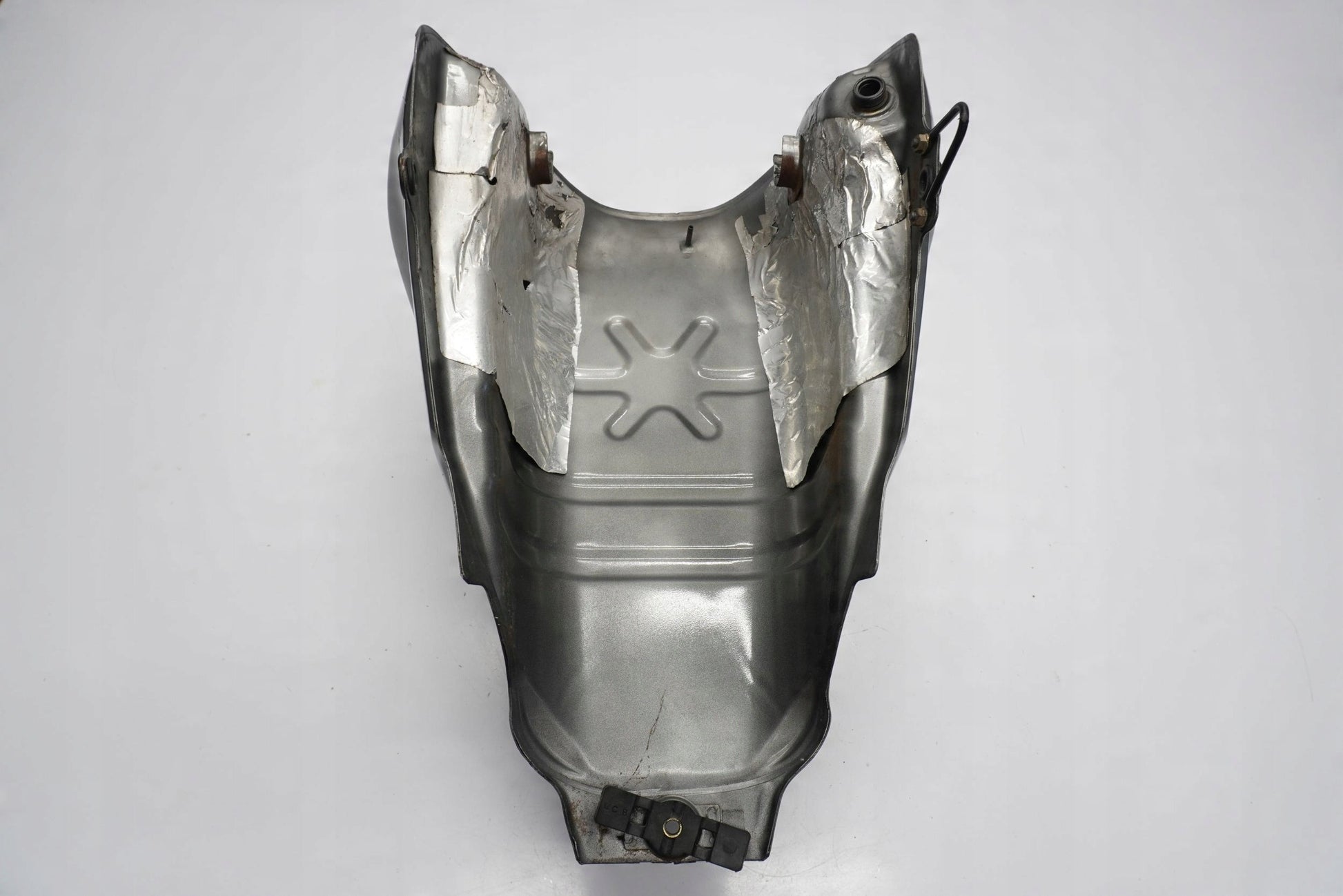 HONDA XL 125 V VARADERO 01-06 Kraftstofftank Benzintank Fuel Tank 13