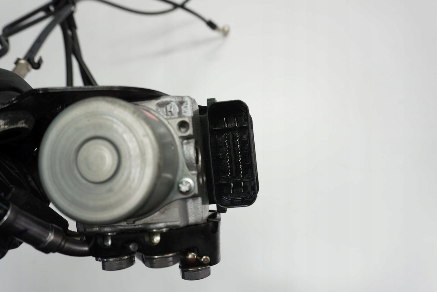 TRIUMPH TIGER SPORT 660 22- ABS Pumpe Druckmodulator 8