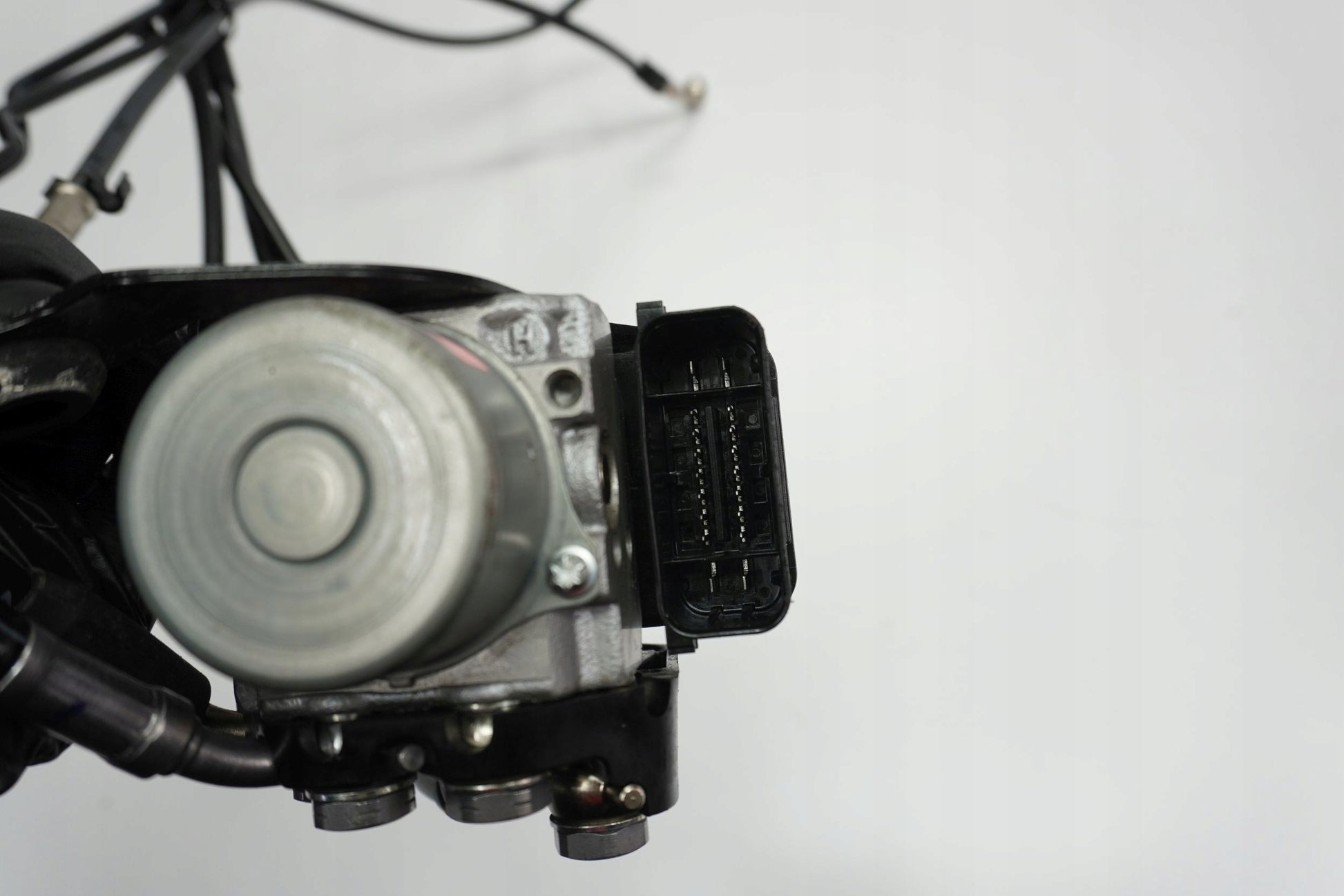 TRIUMPH TIGER SPORT 660 22- ABS Pumpe Druckmodulator 8