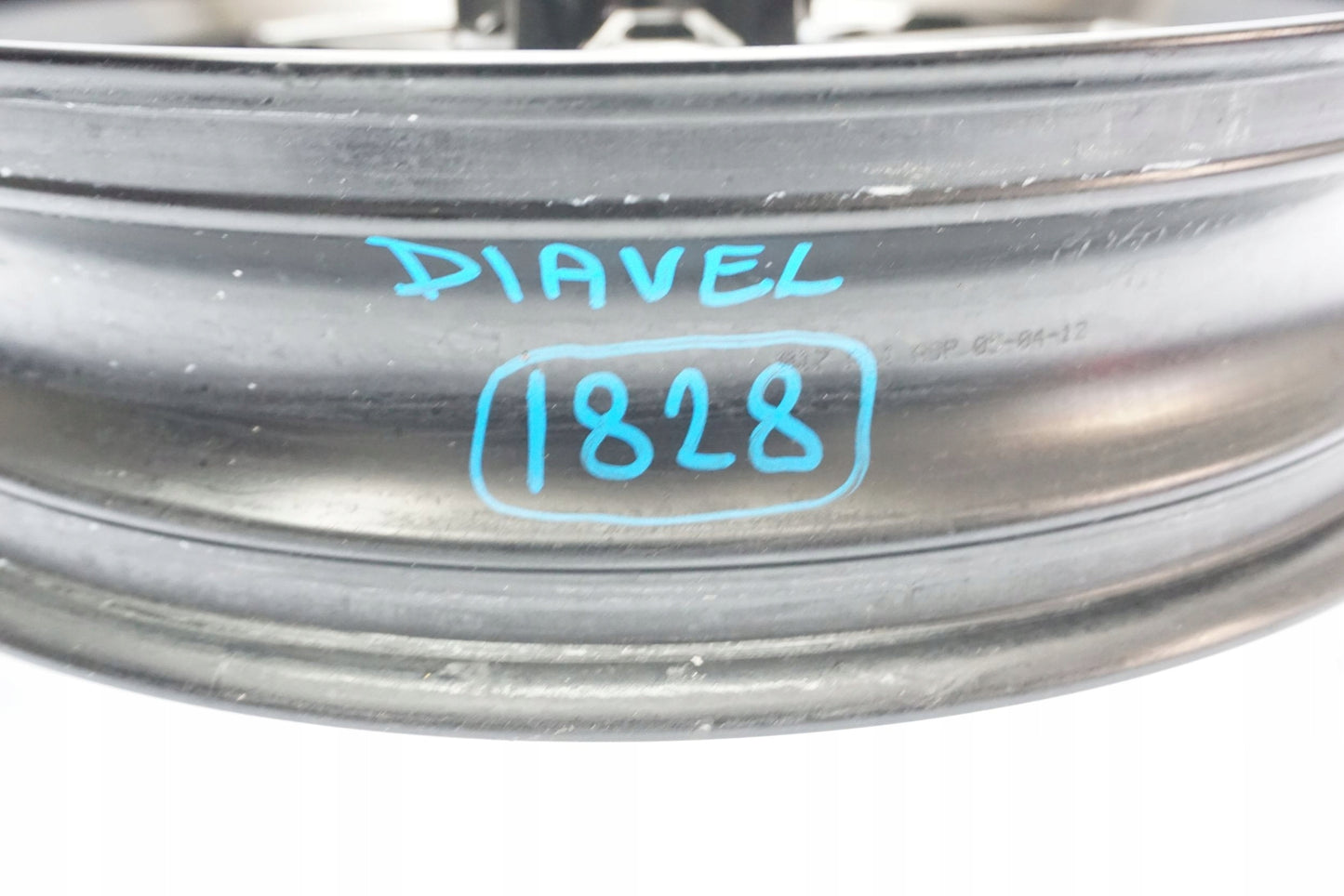 DUCATI DIAVEL 1200 Felge vorne Wheel Vorderrad