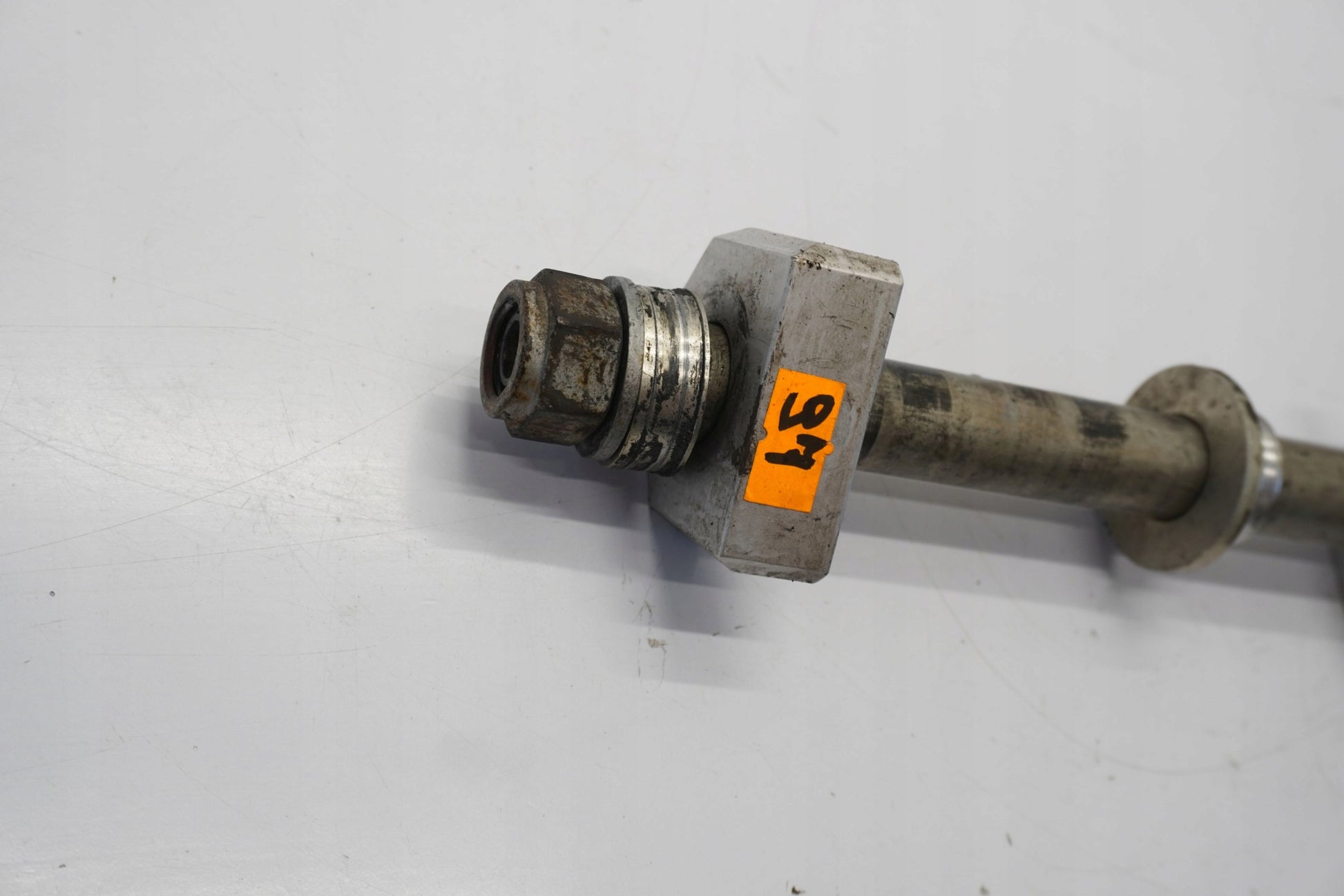 BMW F 700 GS 12-17 Hinterachse Achse hinten Radachse rear axle 2