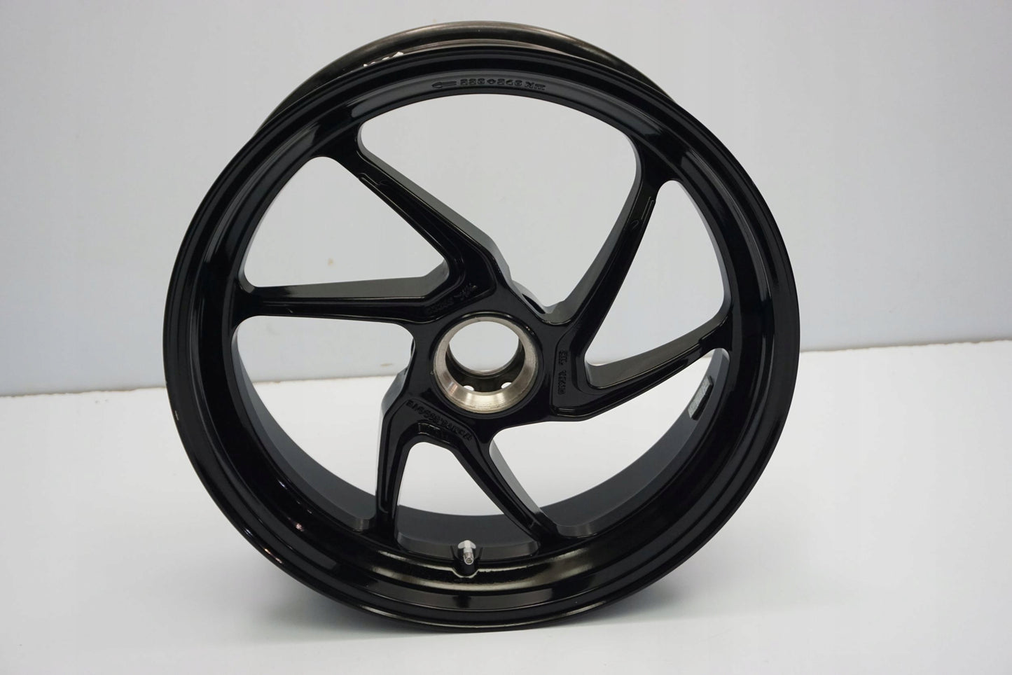 MV AGUSTA BRUTALE 800 16- Felge hinten Wheel Hinterrad 3
