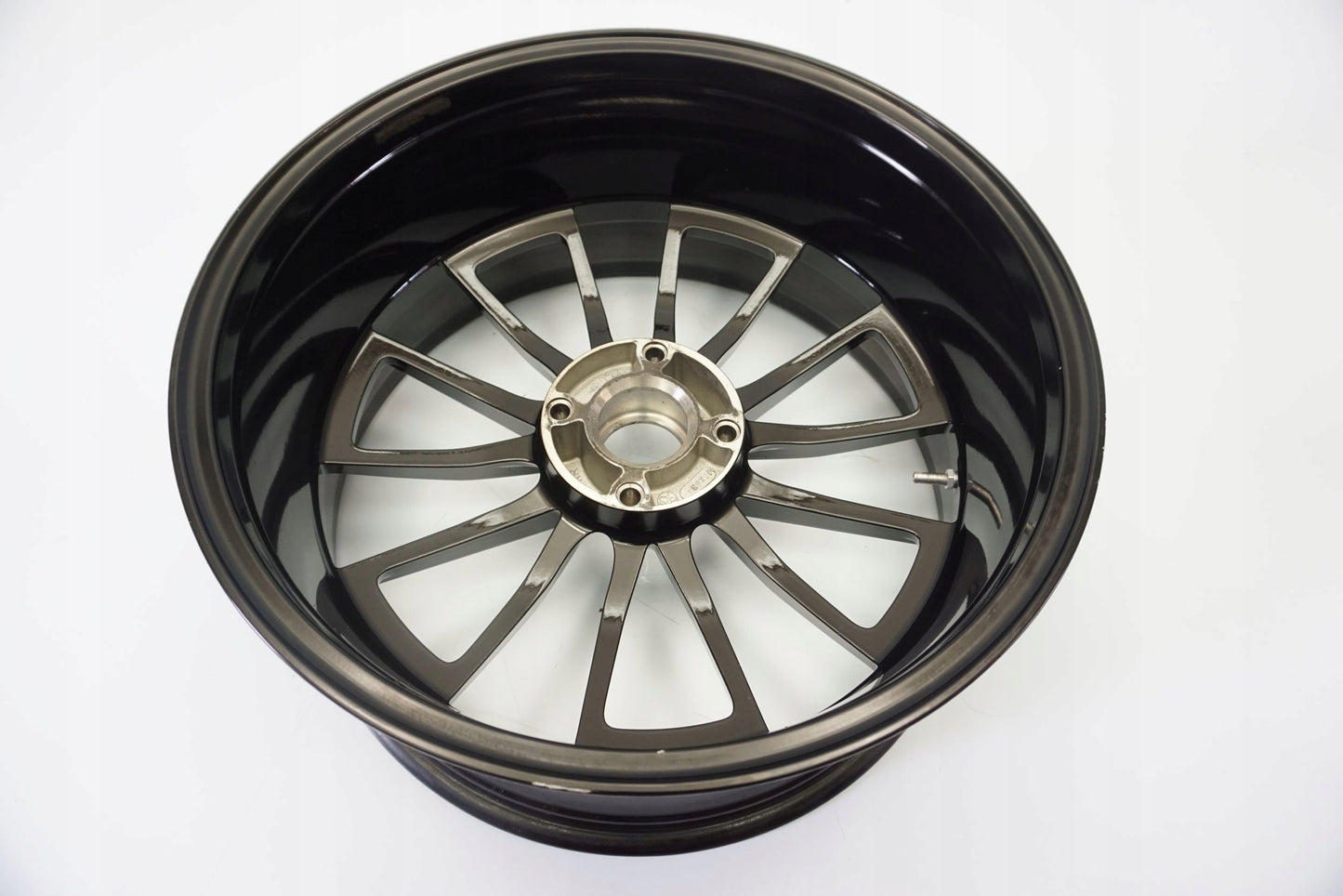 DUCATI DIAVEL 1200 Felge hinten Wheel Hinterrad 6