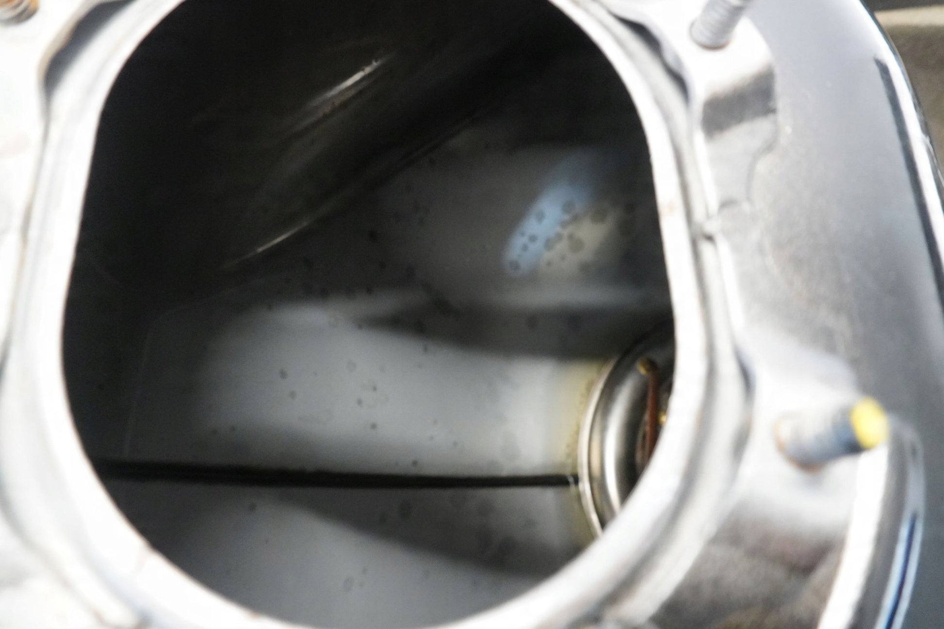 HONDA CBR 1100 XX 96-06 Kraftstofftank Benzintank Fuel Tank 13