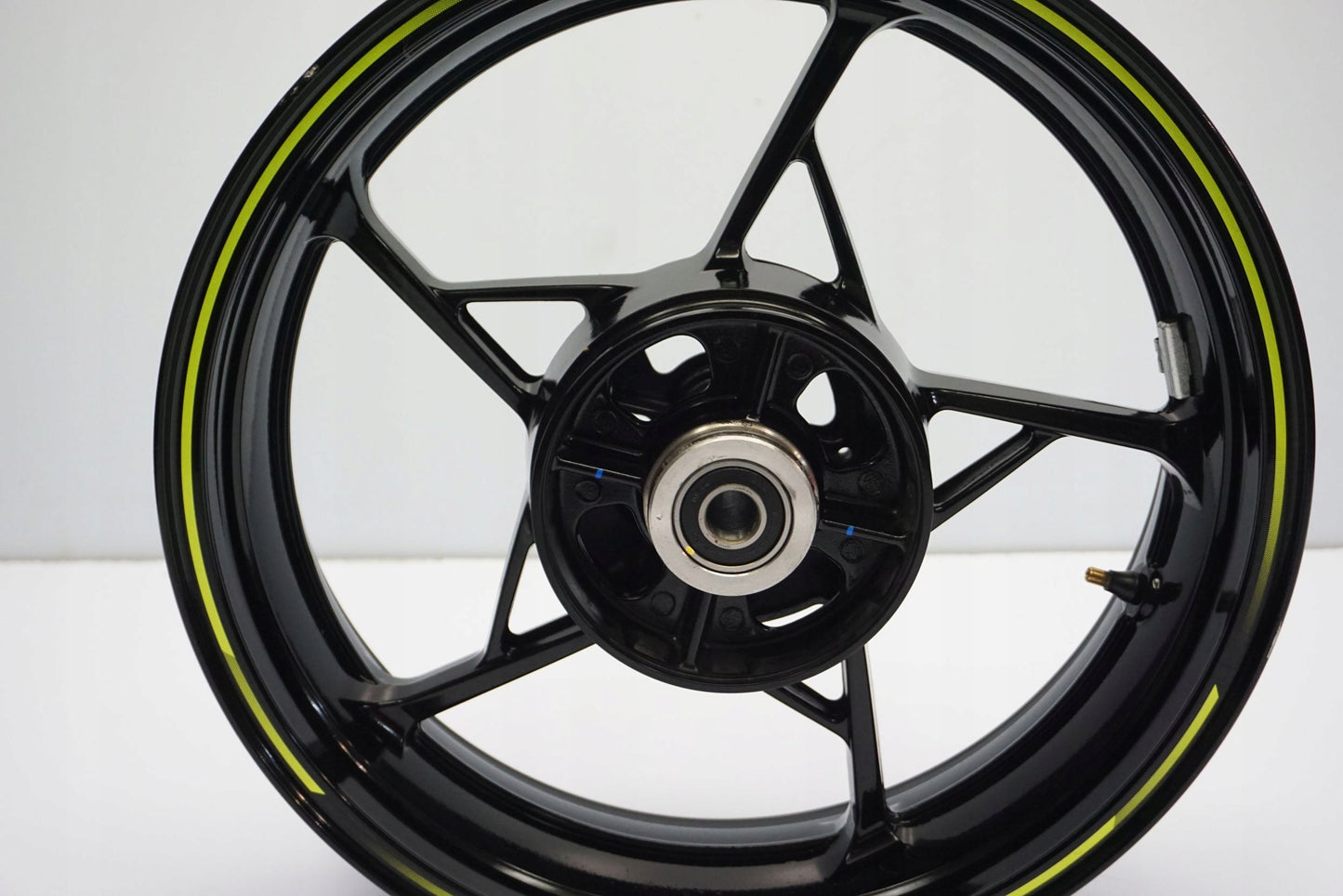 KAWASAKI Z 650 20-22 Felge hinten Wheel Hinterrad 9