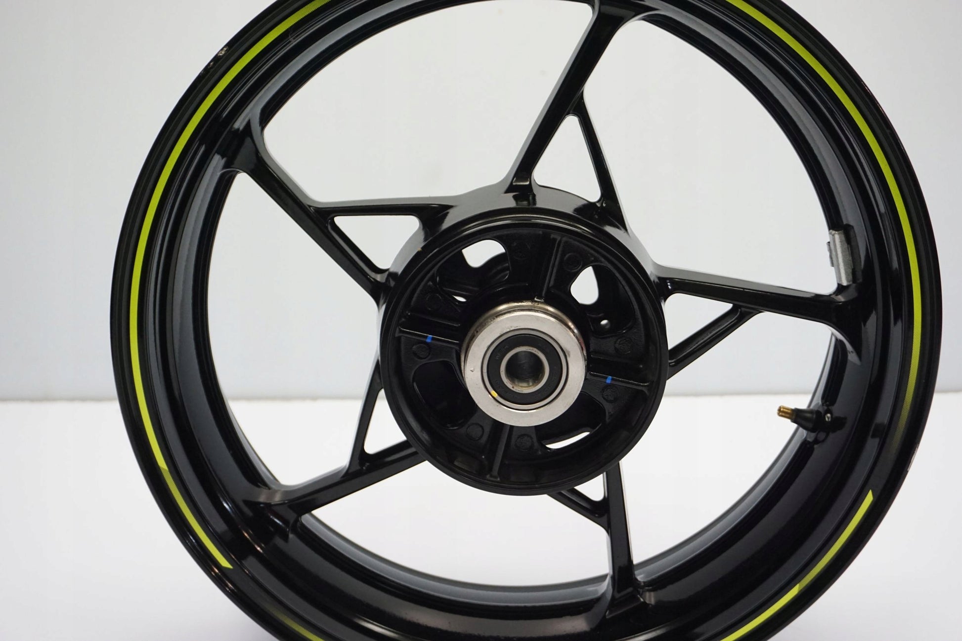 KAWASAKI Z 650 20-22 Felge hinten Wheel Hinterrad 9