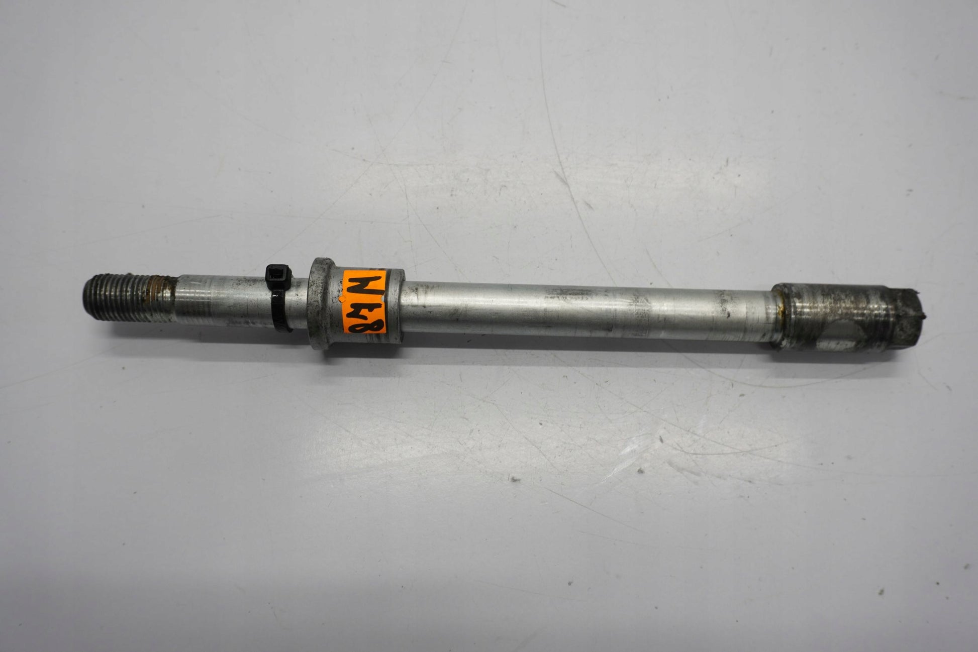 HONDA XL 125 V VARADERO 01-06 Vorderachse Achse vorne Radachse front axle 3