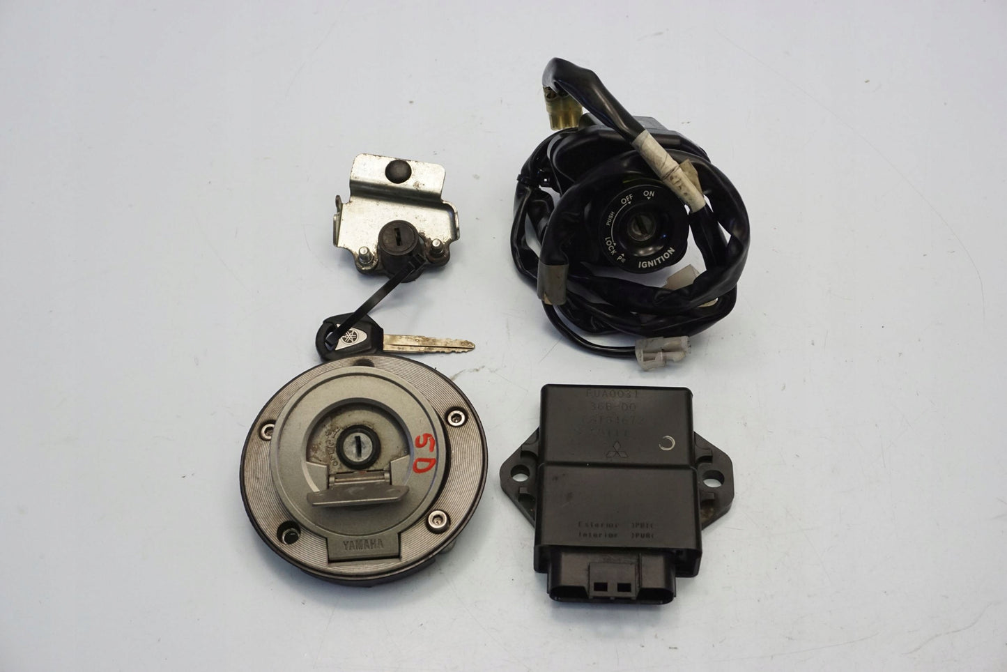 YAMAHA XJ6 N 09-16 Schlosssatz Zündschloss Lock Set