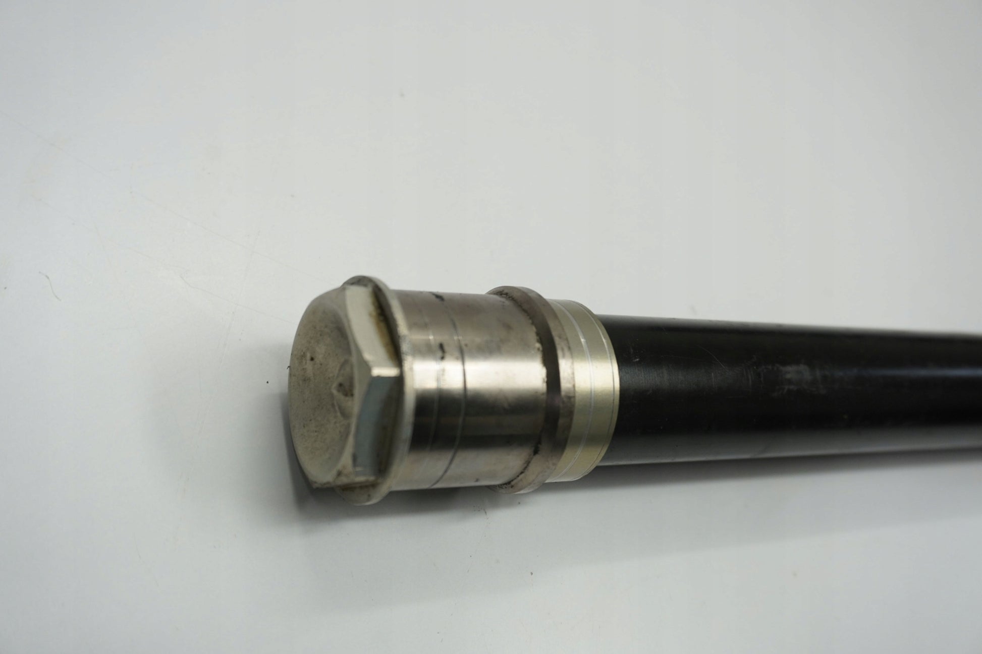 KTM 1190 ADVENTURE 13-16 Vorderachse Achse vorne Radachse front axle 6