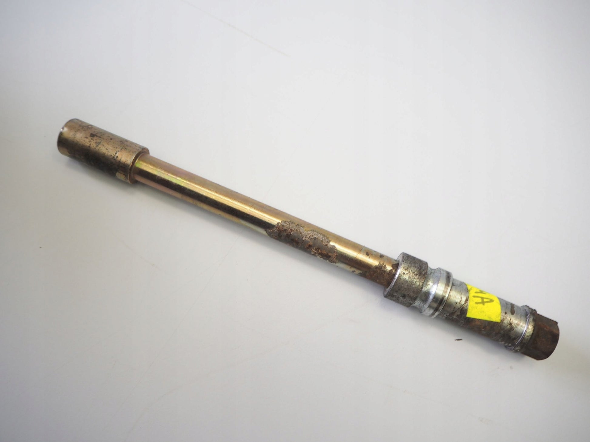 HYOSUNG GV 650 AQUILA 2019 Vorderachse Achse vorne Radachse front axle 5