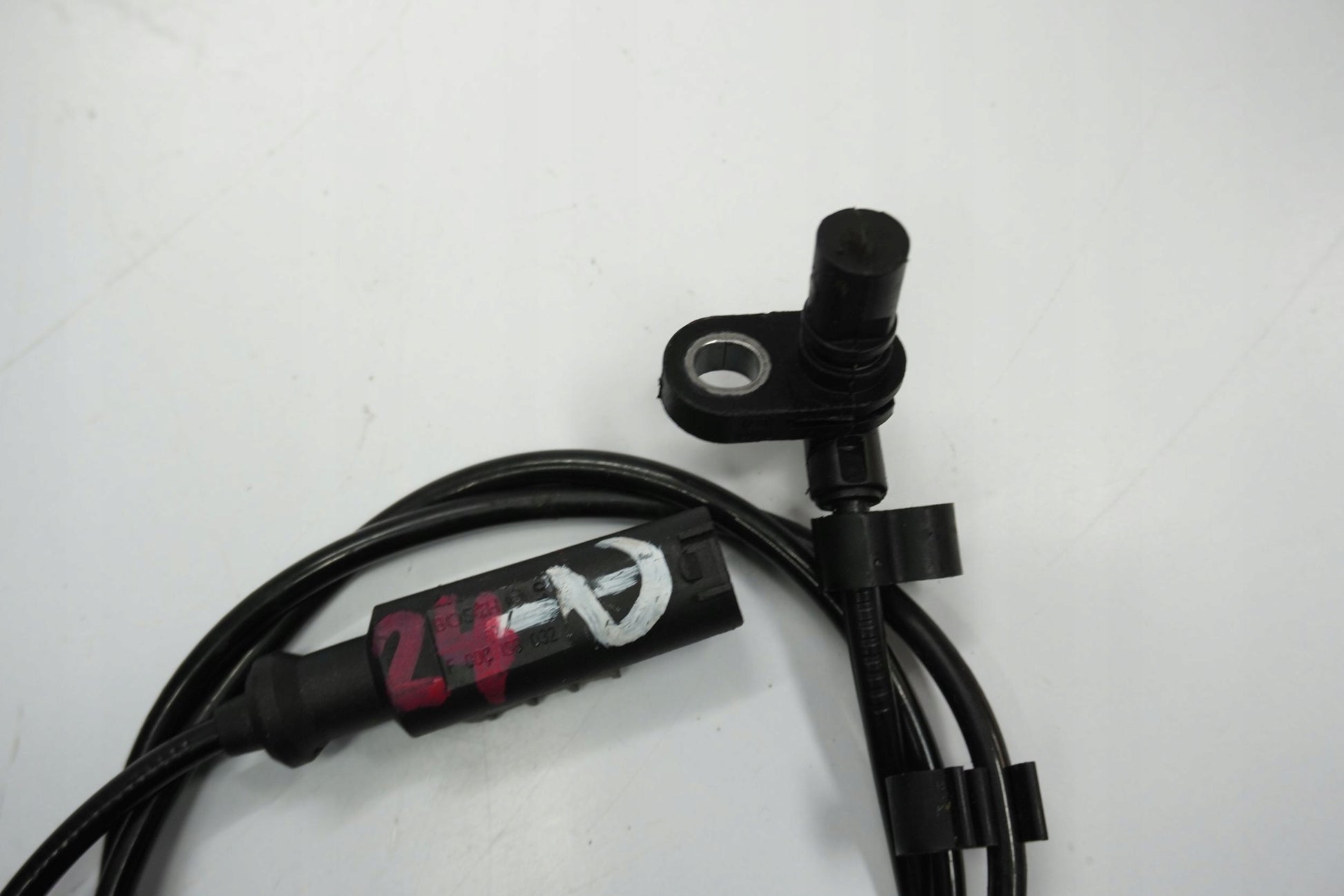 KTM 890 DUKE R 20- ABS Sensor vorne 3