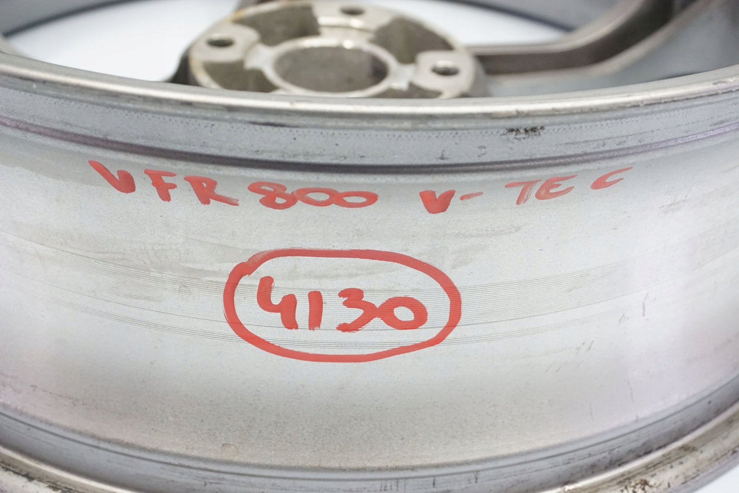 HONDA VFR 800 V-TEC 02-12 Felge hinten Wheel Hinterrad 6