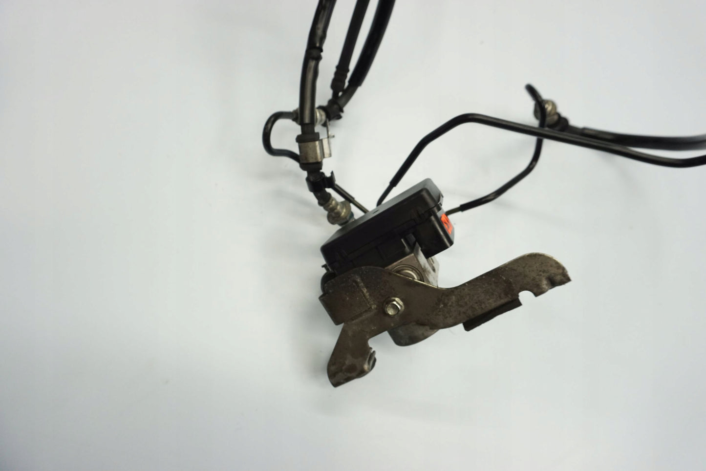 SUZUKI BURGMAN 650 13- ABS Pumpe Druckmodulator 5