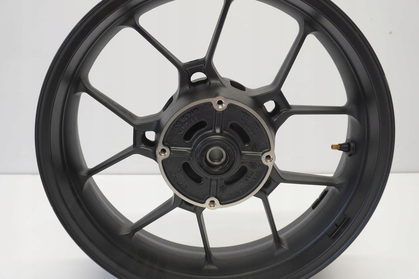 HONDA CB 750 HORNET 23- Felge hinten Wheel Hinterrad 8