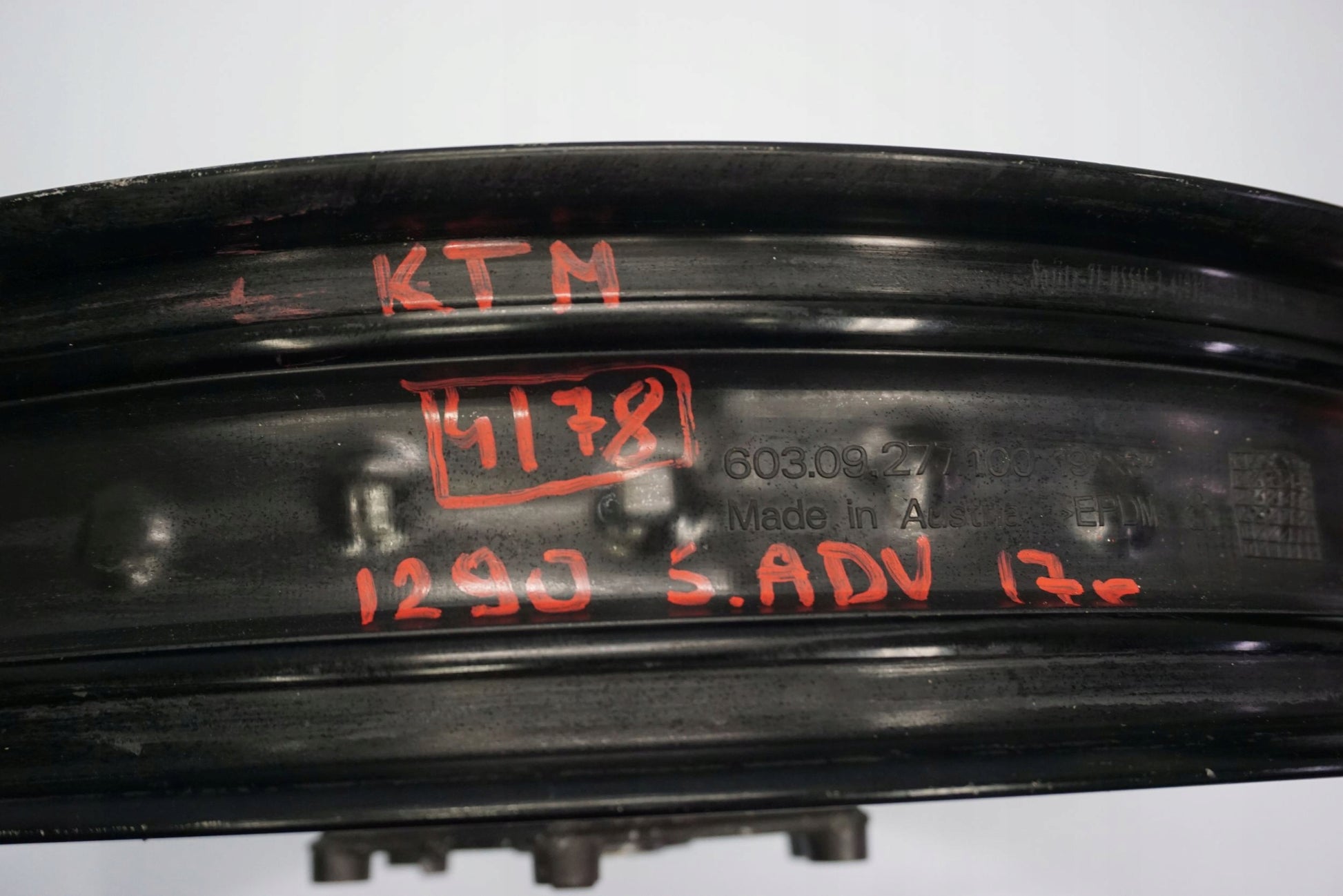 KTM 1290 SUPER ADVENTURE S 17- Felge vorne Wheel Vorderrad 9